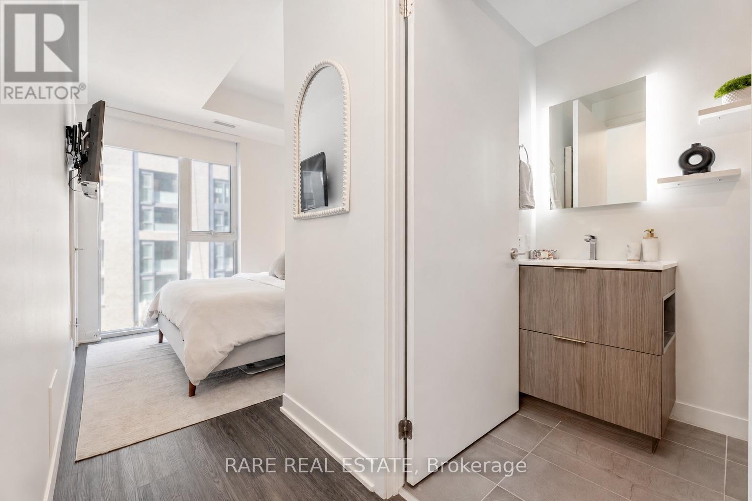 410 - 185 Alberta Avenue, Toronto, Ontario  M6C 0A5 - Photo 6 - C13778810