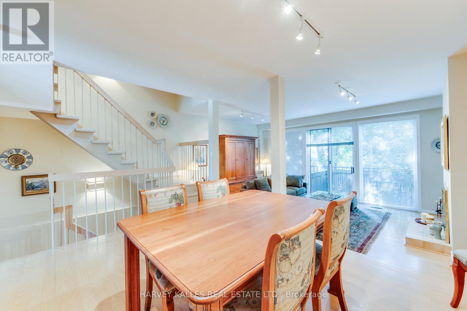 45 Melgund Road, Toronto, Ontario  M5R 2A1 - Photo 11 - C13778878