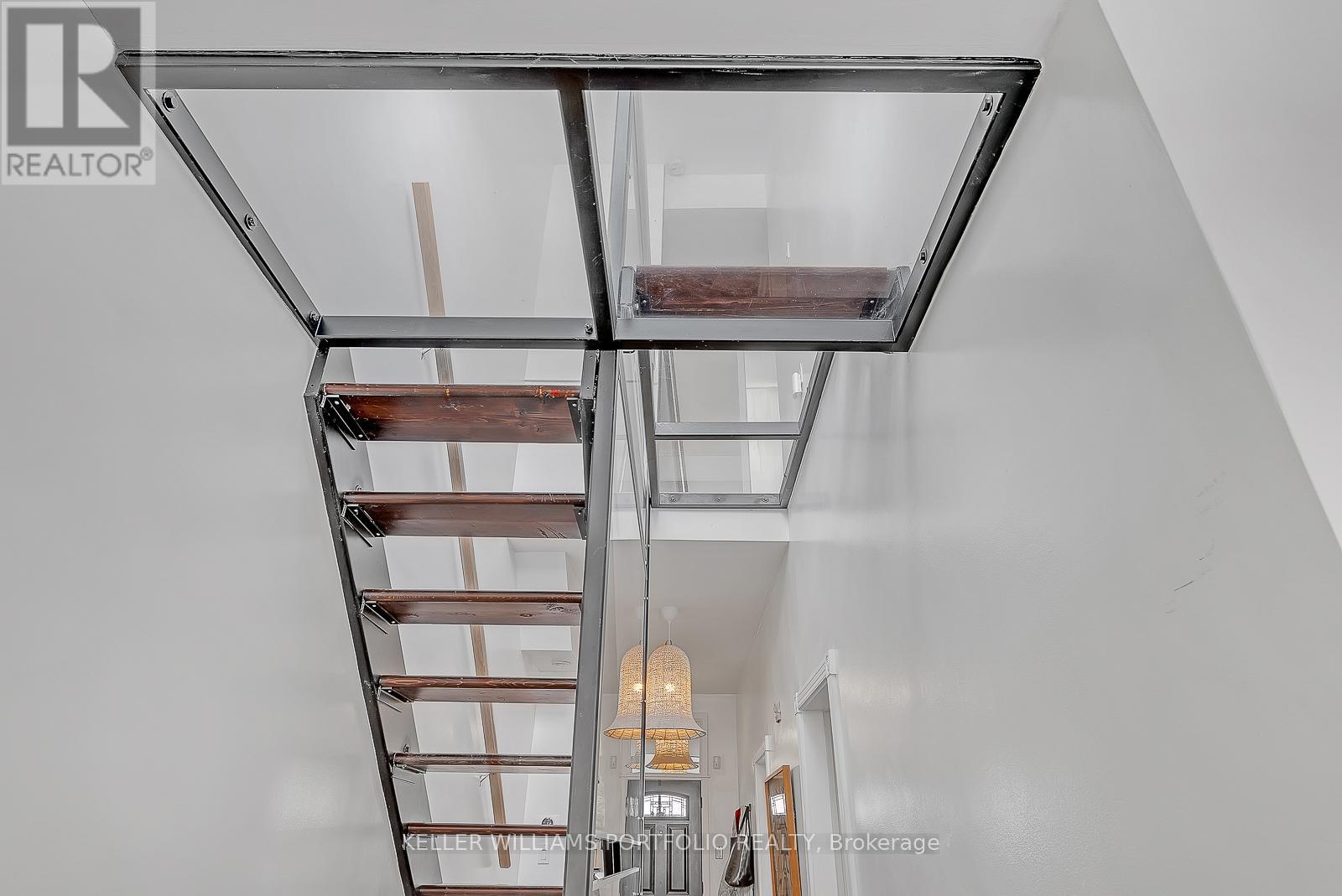 147 Claremont Street, Toronto, Ontario  M6J 2M7 - Photo 23 - C13778970