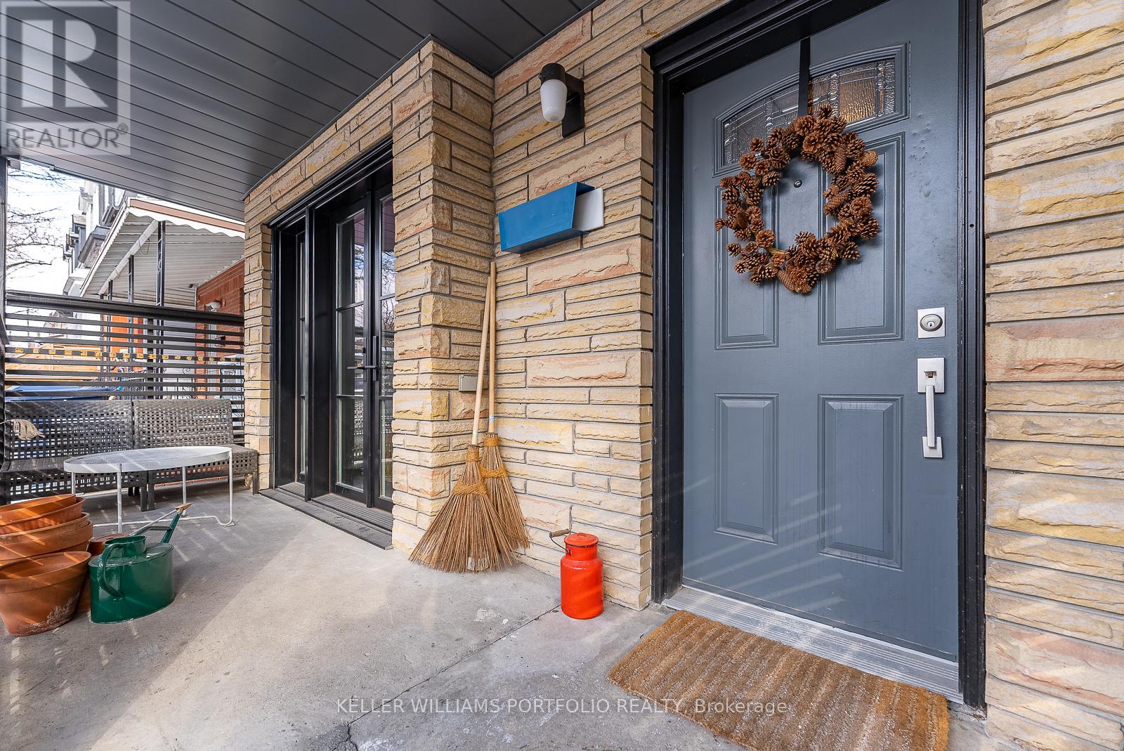 147 Claremont Street, Toronto, Ontario  M6J 2M7 - Photo 3 - C13778970