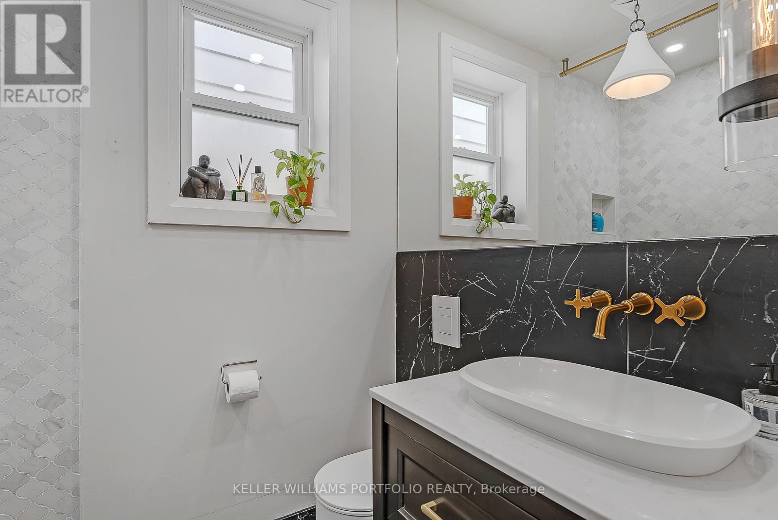 147 Claremont Street, Toronto, Ontario  M6J 2M7 - Photo 35 - C13778970