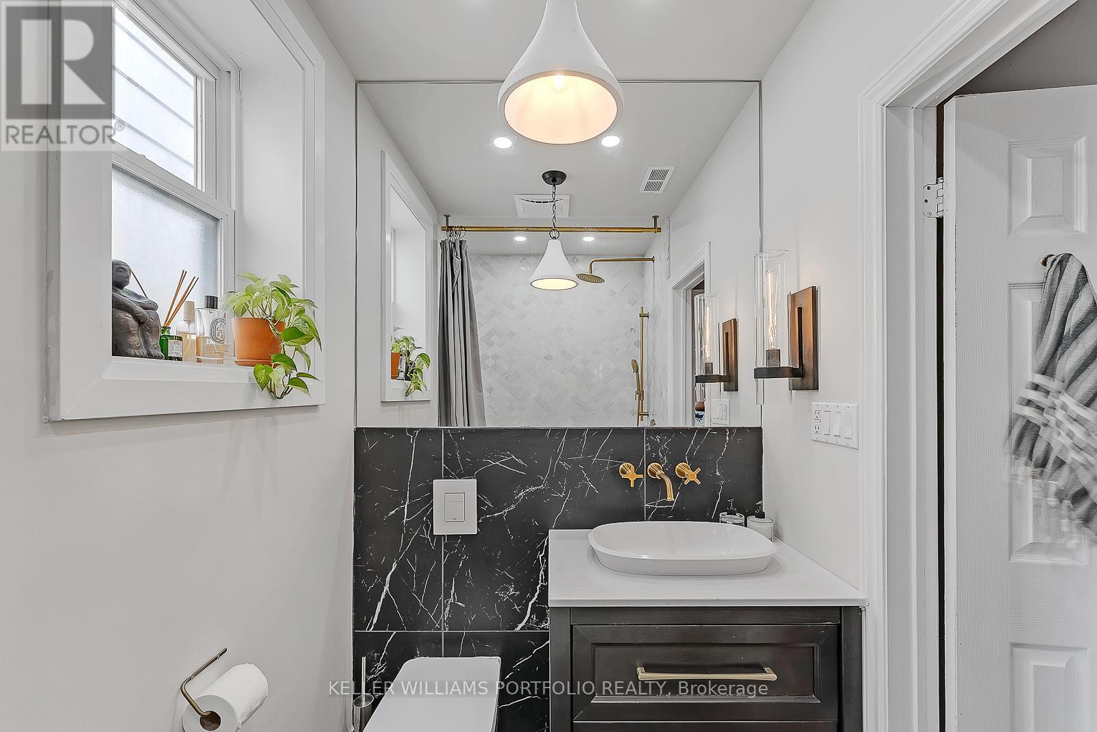 147 Claremont Street, Toronto, Ontario  M6J 2M7 - Photo 37 - C13778970