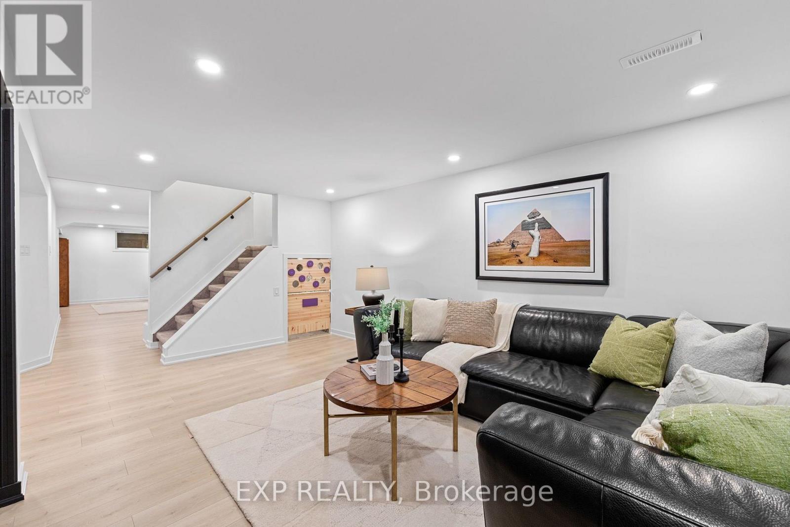 1439 Parkham Crescent, Pickering, Ontario L1W 1B7 - Photo 19 - E13778818