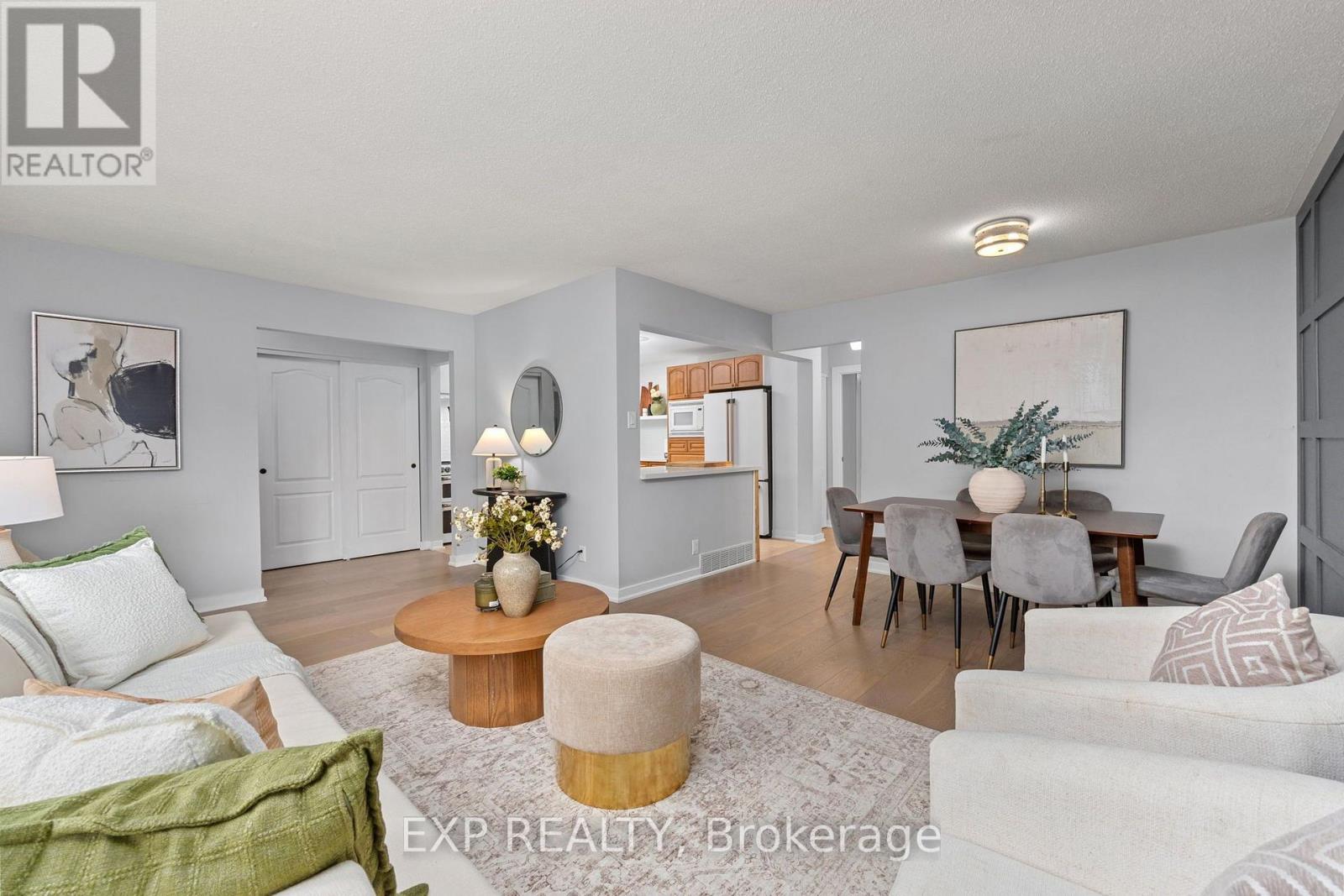 1439 Parkham Crescent, Pickering, Ontario L1W 1B7 - Photo 4 - E13778818