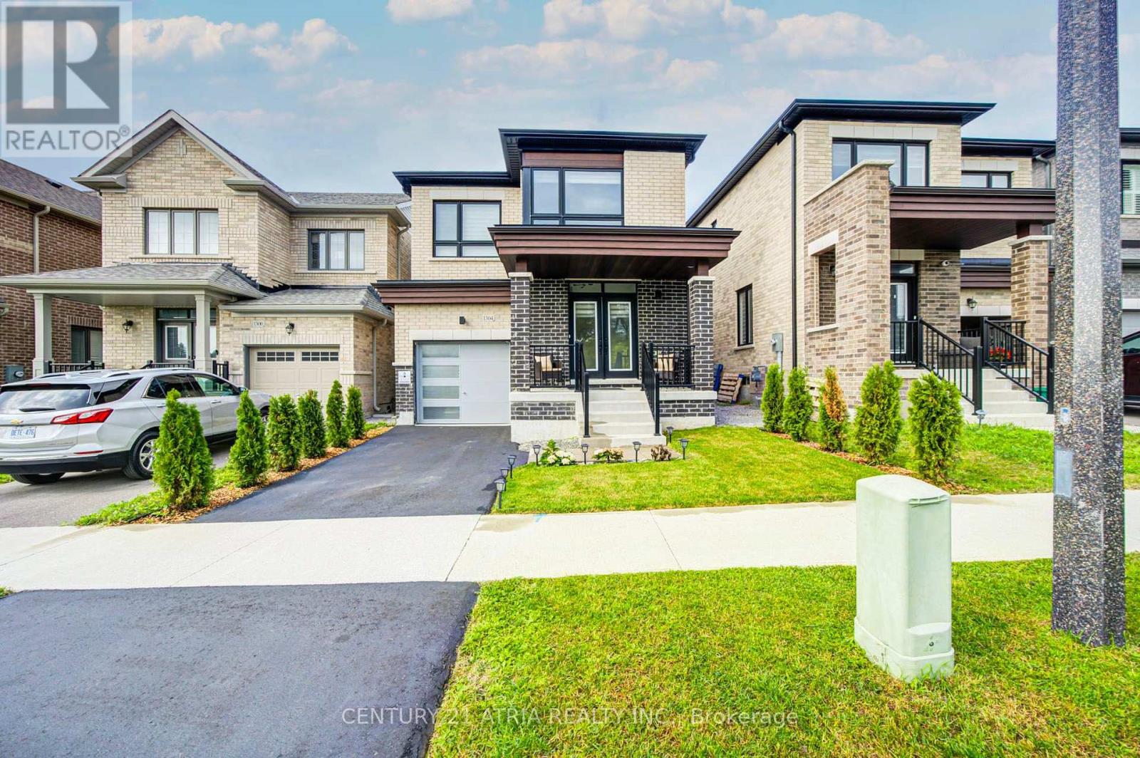 1304 Klondike Drive, Oshawa, Ontario  L1H 8L7 - Photo 2 - E13778872