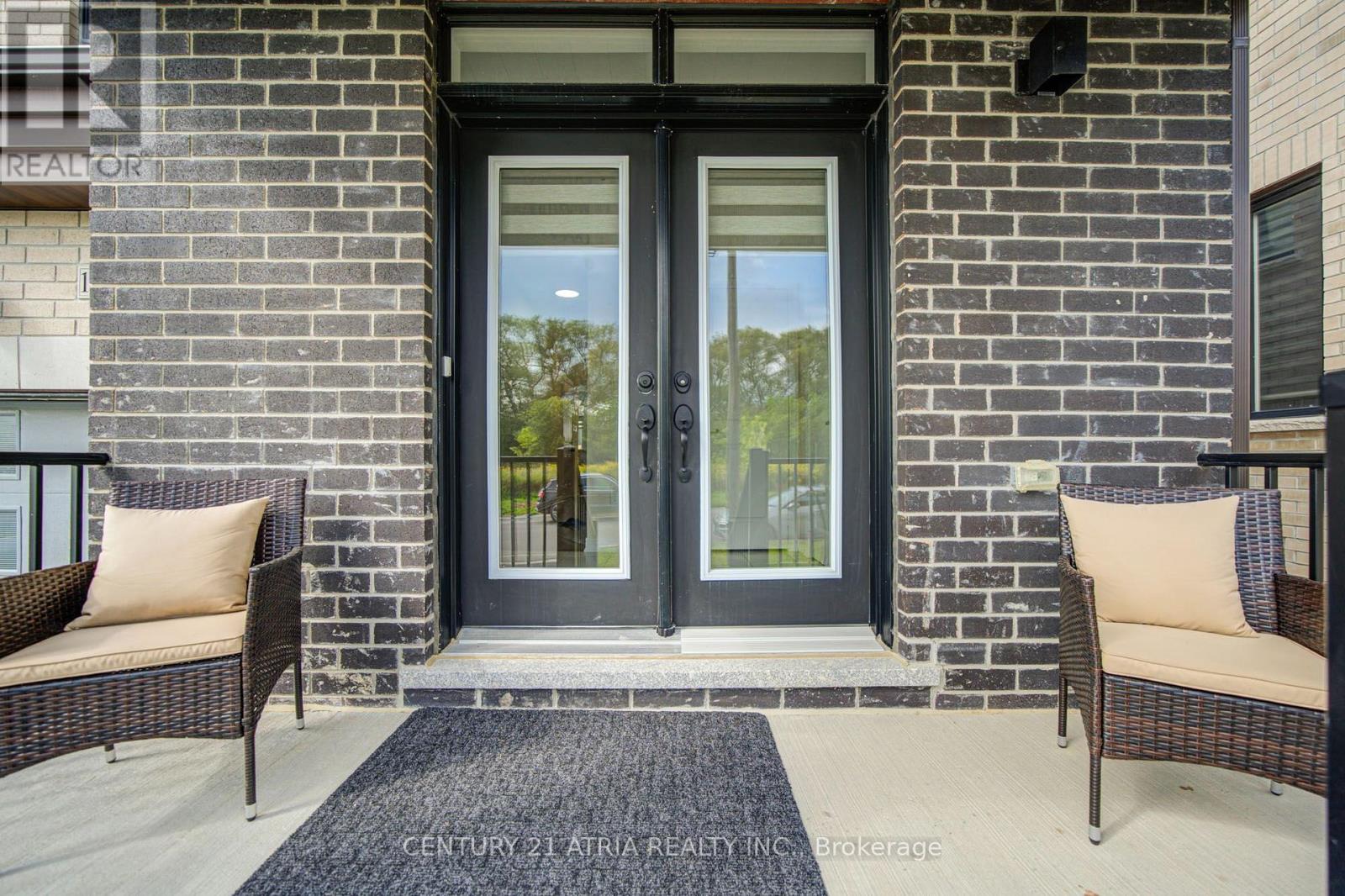 1304 Klondike Drive, Oshawa, Ontario  L1H 8L7 - Photo 3 - E13778872