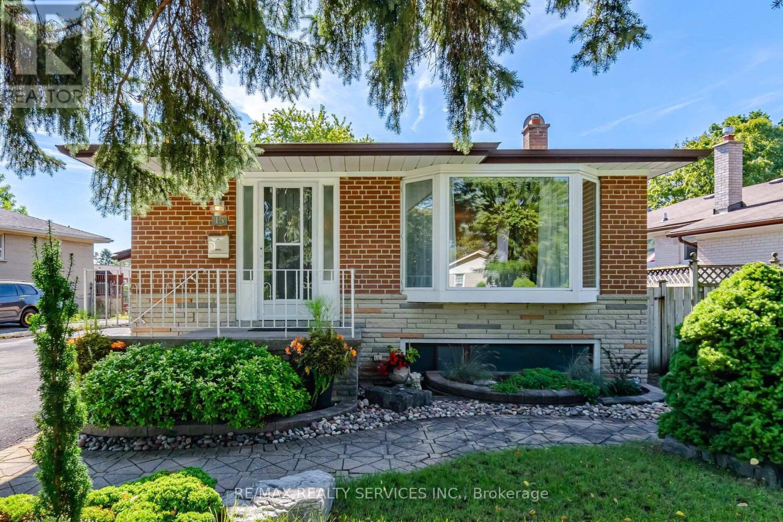 15 Shoreview Drive, Toronto, Ontario  M1E 3R1 - Photo 1 - E13778904