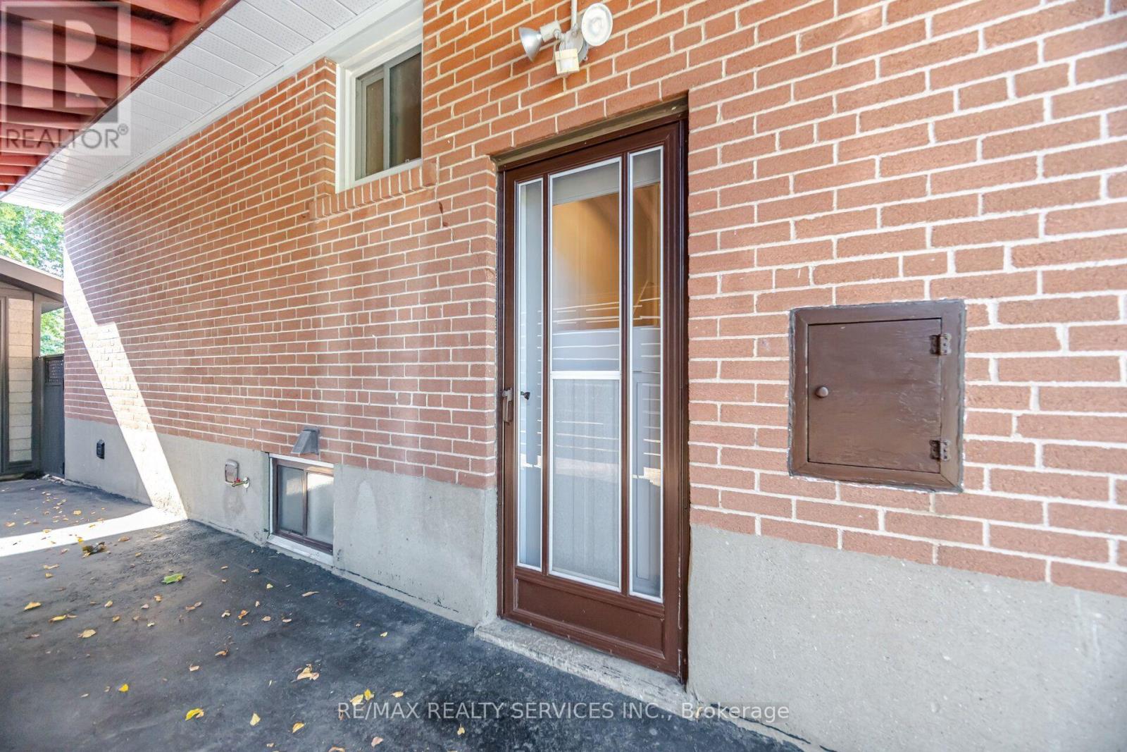 15 Shoreview Drive, Toronto, Ontario  M1E 3R1 - Photo 48 - E13778904