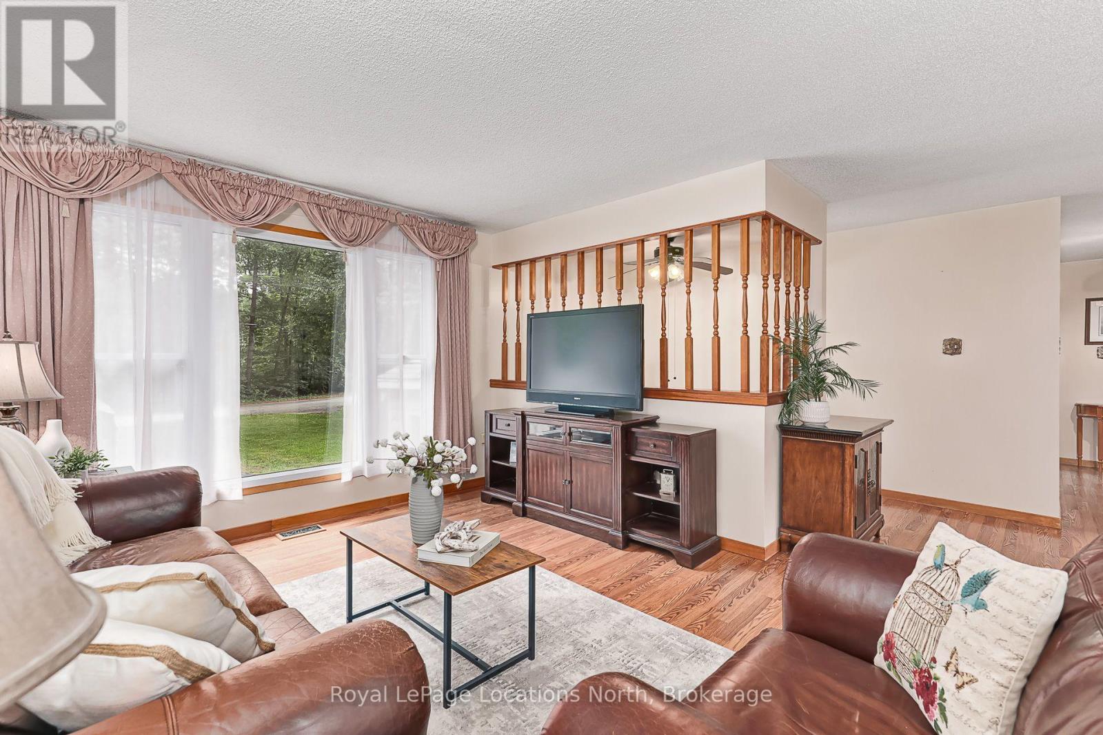 26 Stroud Crescent, Wasaga Beach, Ontario  L9Z 2T5 - Photo 9 - S13778858
