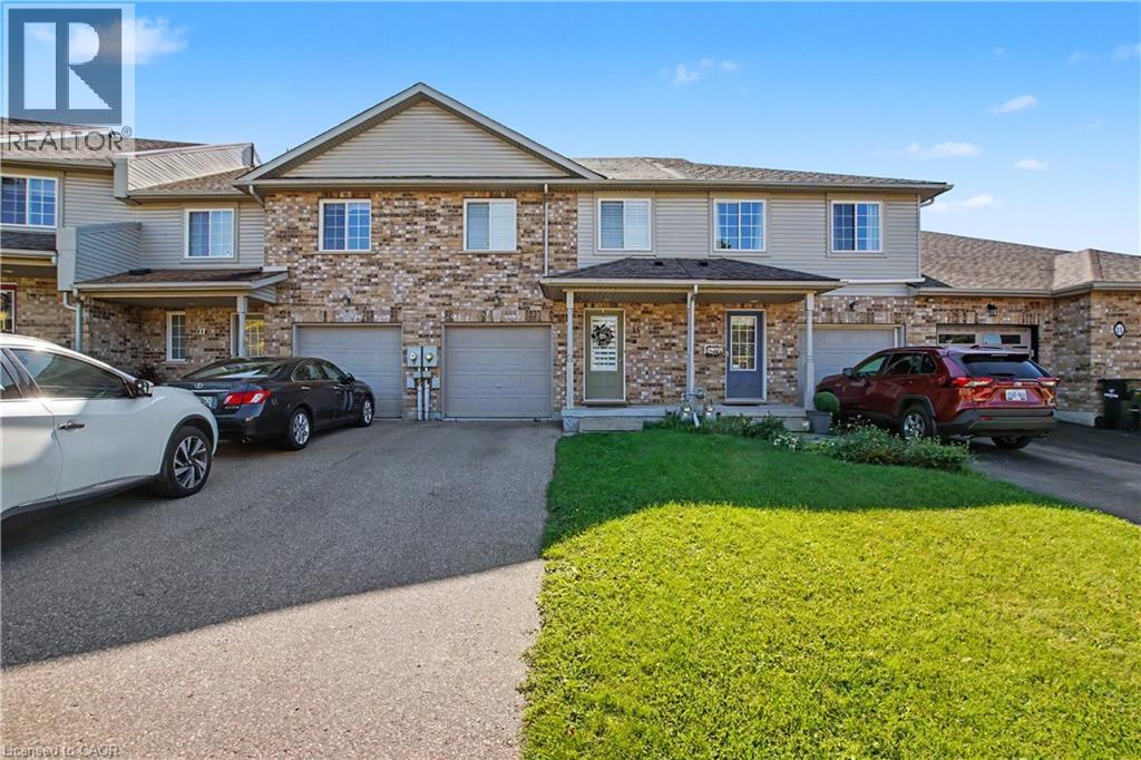 15 BRYAN Court, Kitchener, Ontario