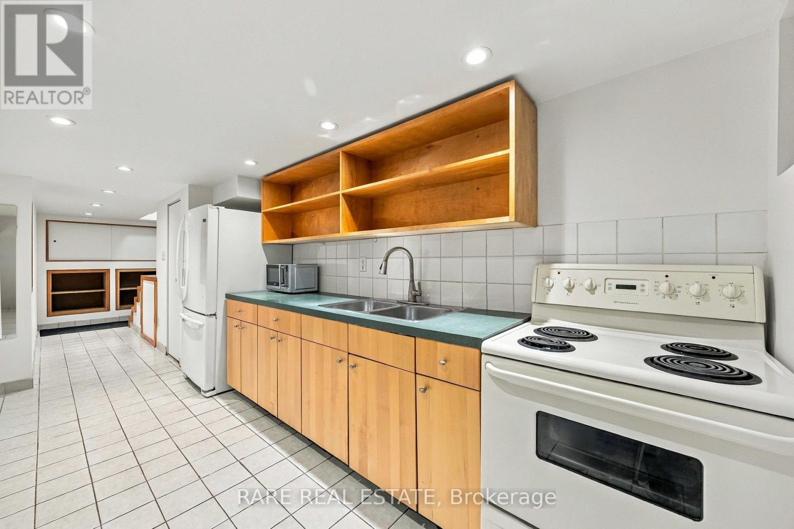 1 - 152 Sunnyside Avenue, Toronto, Ontario  M6R 2P2 - Photo 5 - W13778824