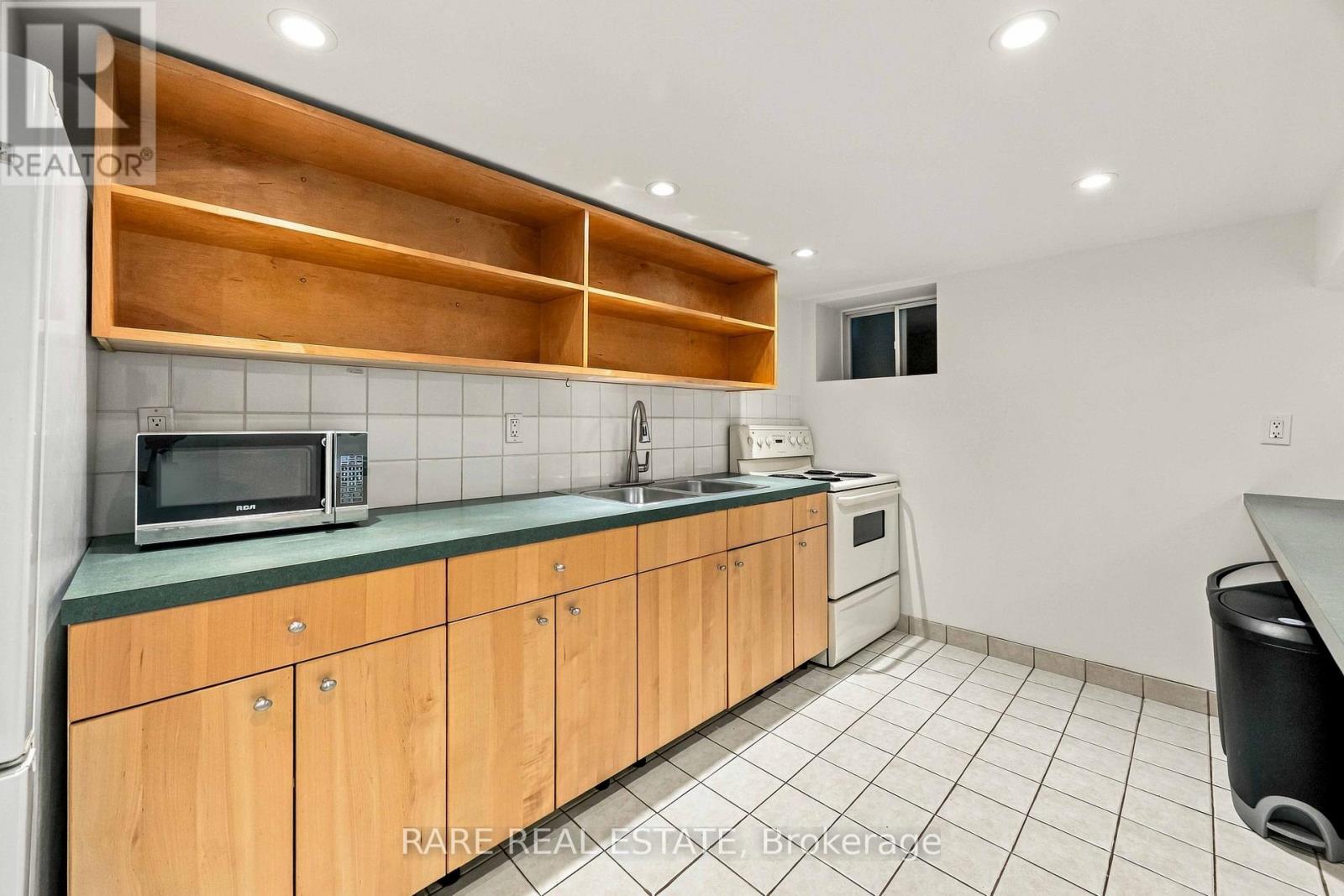 1 - 152 Sunnyside Avenue, Toronto, Ontario  M6R 2P2 - Photo 6 - W13778824