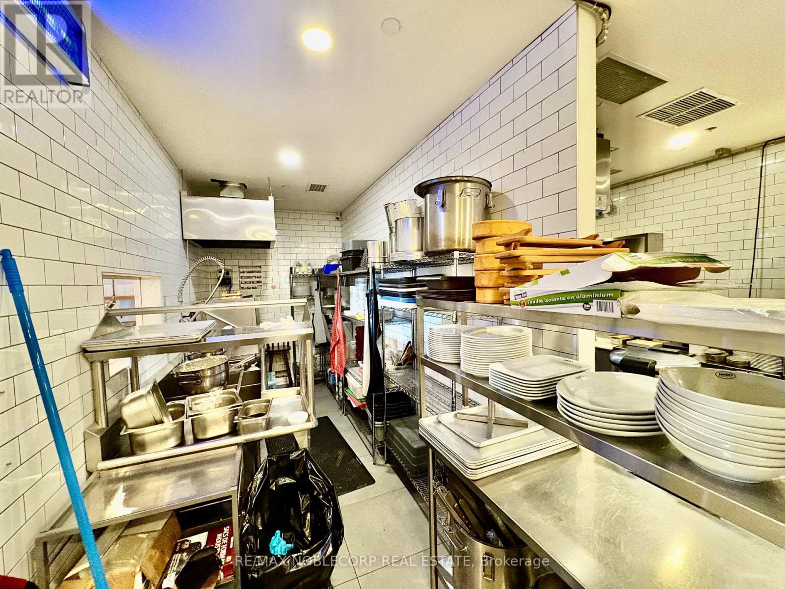 Unit A - 3300 Dufferin Street, Toronto, Ontario  M6A 2T5 - Photo 17 - W13778940