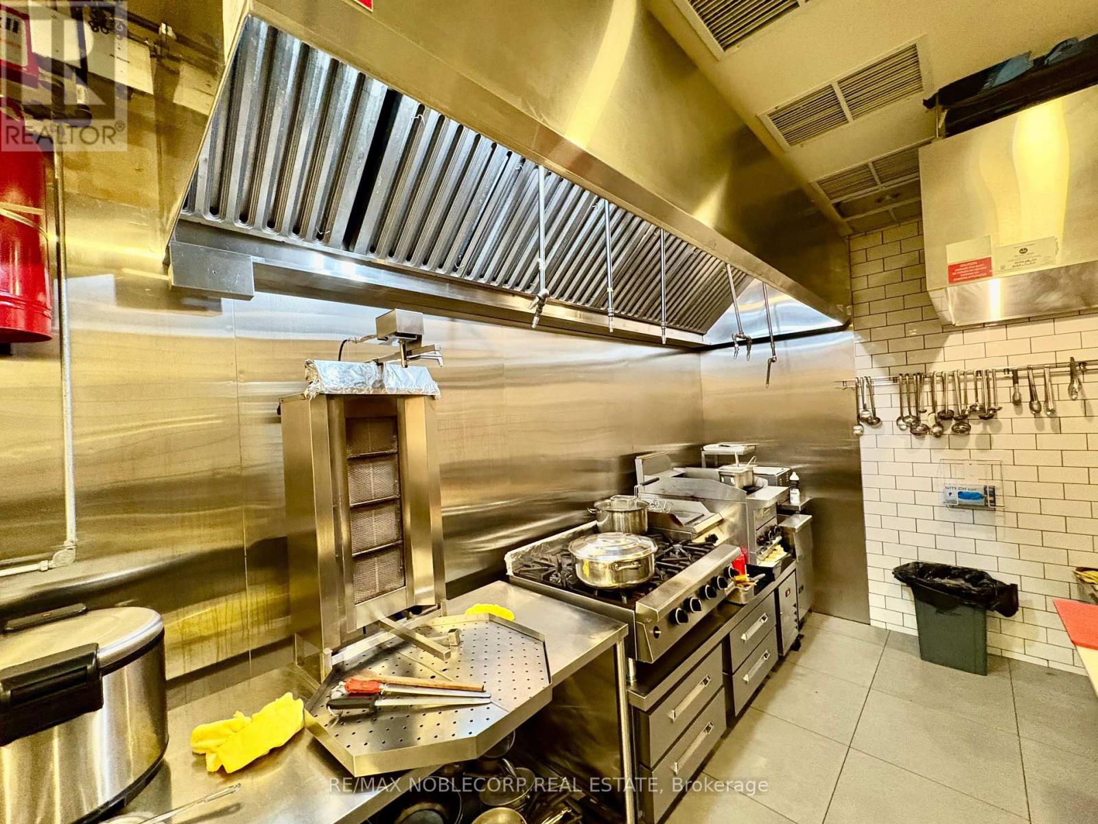 Unit A - 3300 Dufferin Street, Toronto, Ontario  M6A 2T5 - Photo 19 - W13778940