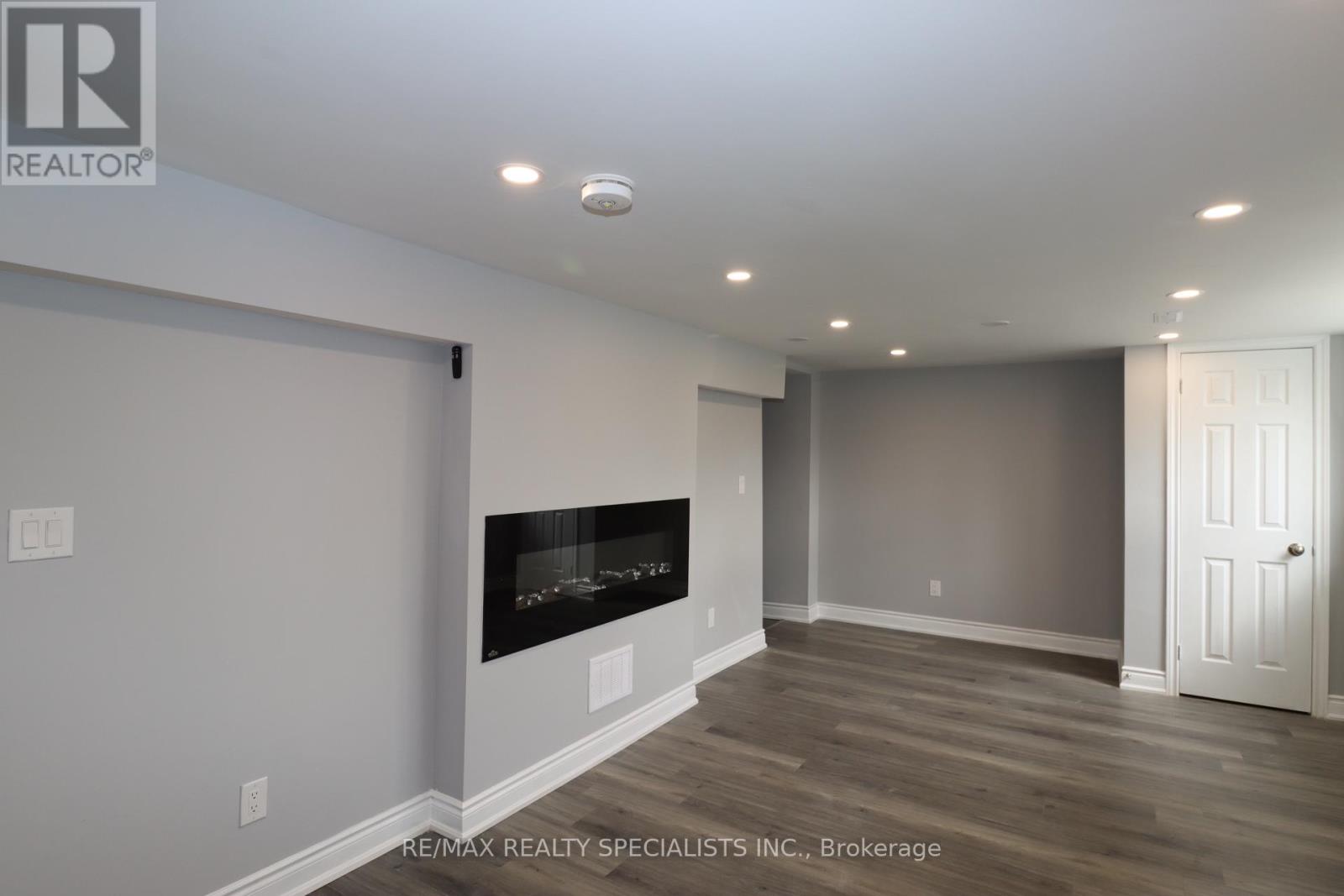 81 Gretna Drive, Brampton, Ontario  L6X 2G1 - Photo 5 - W13778946