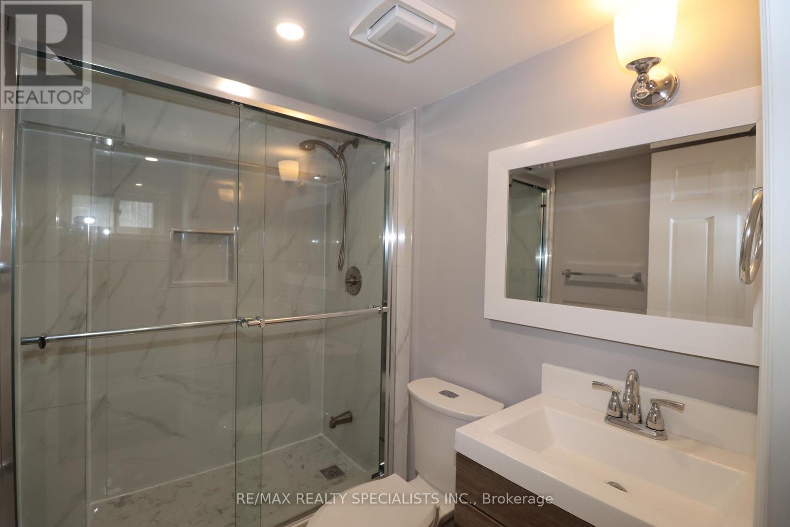 81 Gretna Drive, Brampton, Ontario  L6X 2G1 - Photo 7 - W13778946