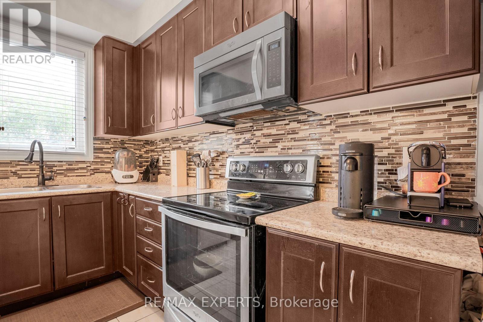 38 Betty Nagle Street, Toronto, Ontario  M9M 0E2 - Photo 13 - W13778964