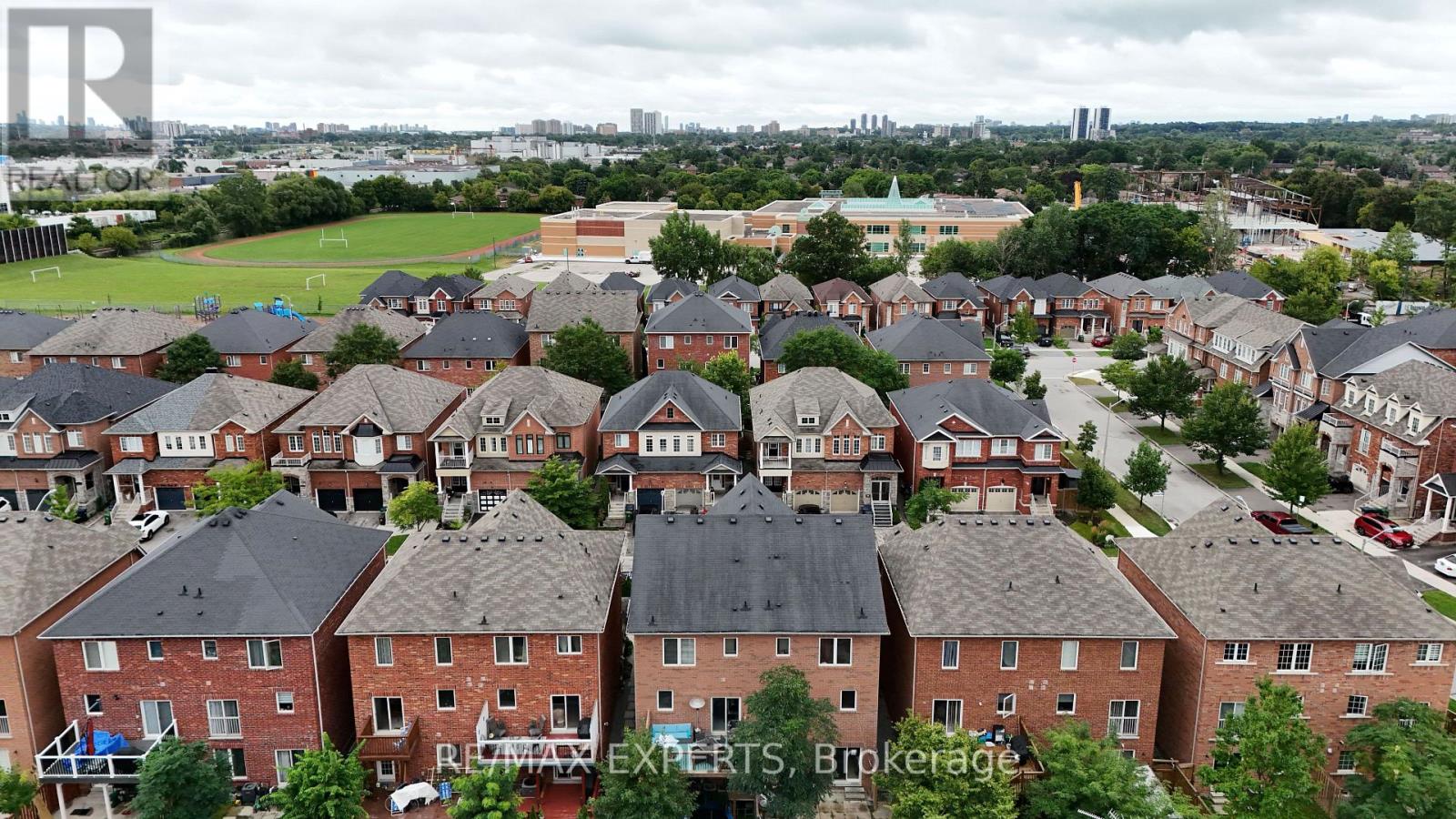 38 Betty Nagle Street, Toronto, Ontario  M9M 0E2 - Photo 35 - W13778964