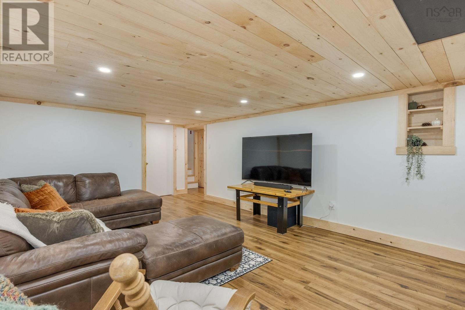 43 Duncan Avenue photo 32