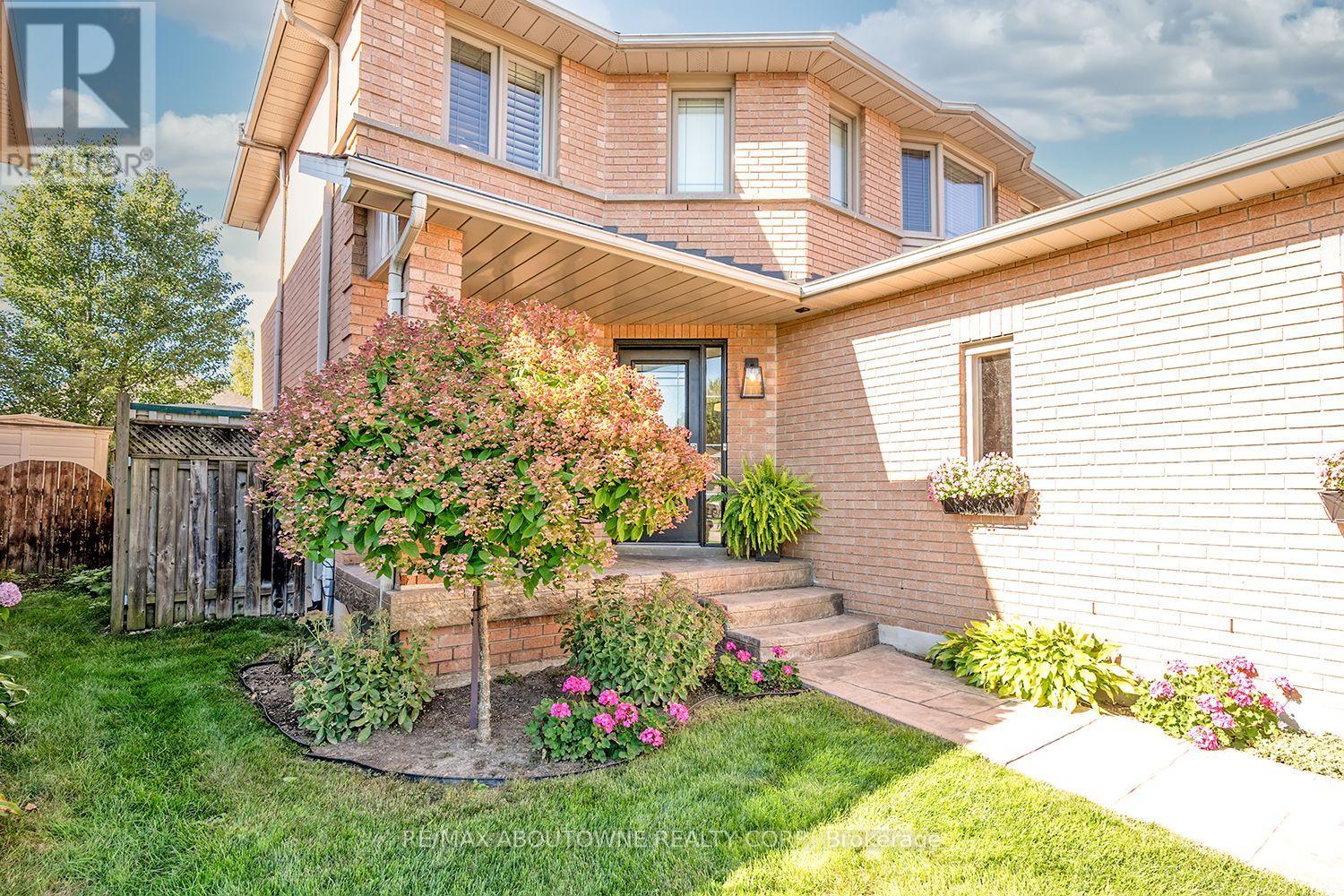 83 Niska Drive, Hamilton, Ontario  L0R 2H3 - Photo 2 - X13778932