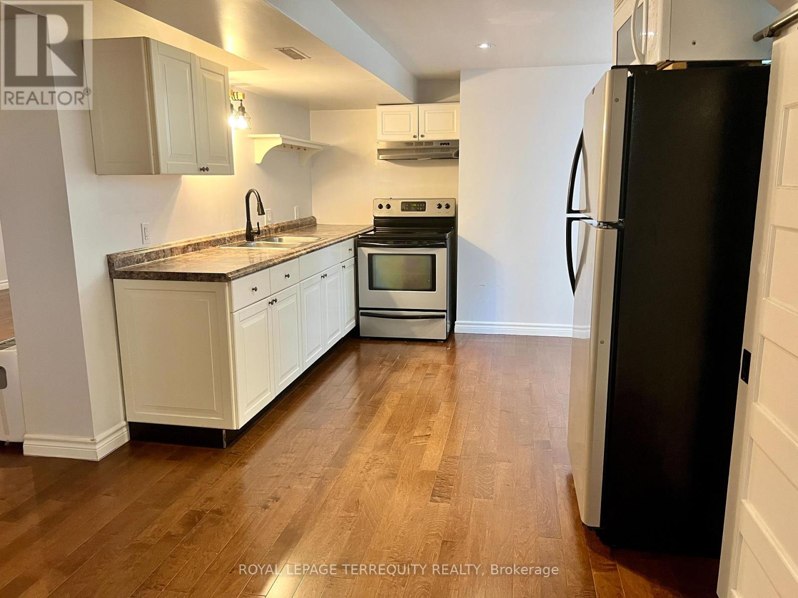 Lower - 896 Fourth Street, Mississauga, Ontario  L5E 1J6 - Photo 18 - W13647680