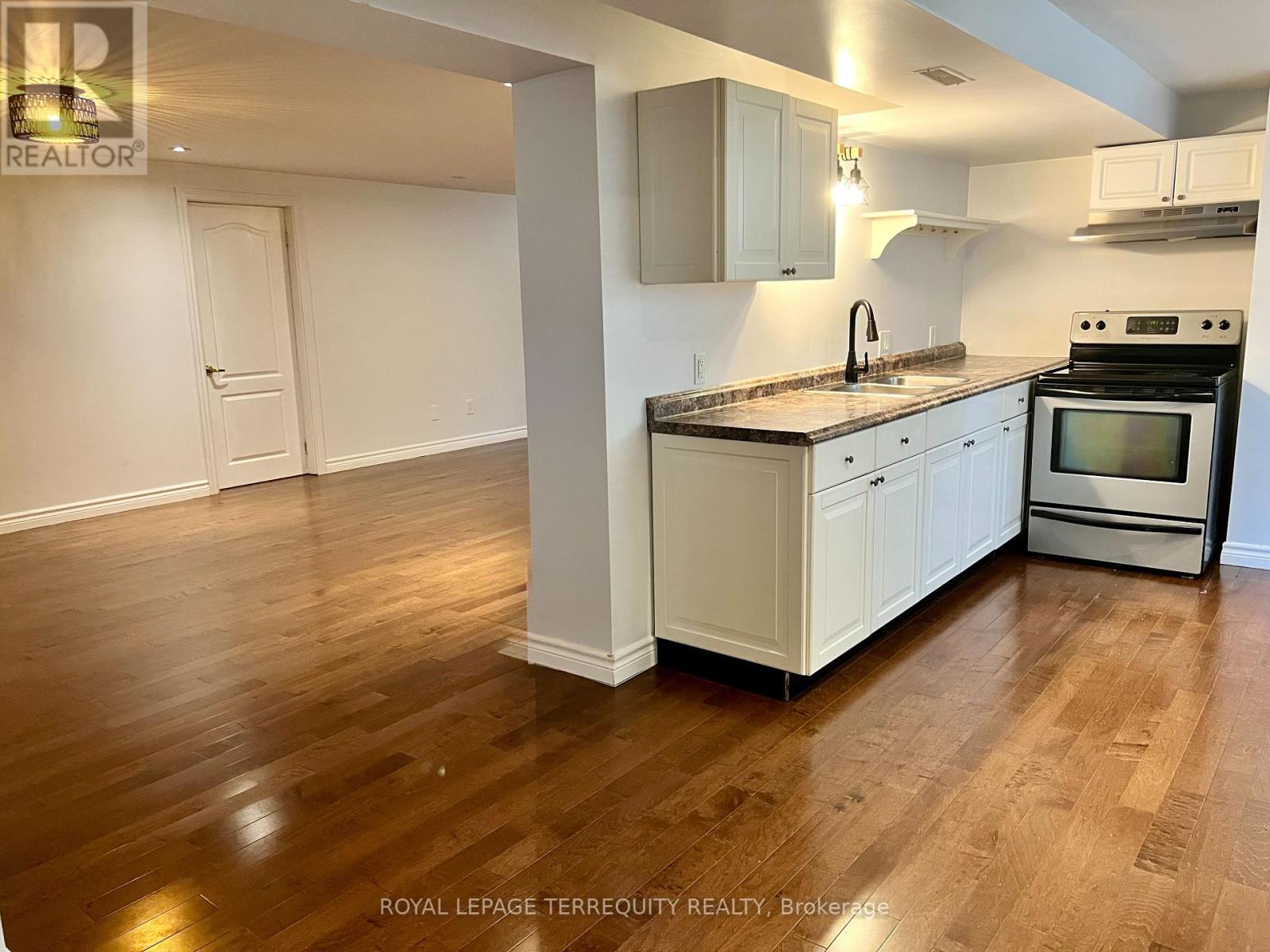 Lower - 896 Fourth Street, Mississauga, Ontario  L5E 1J6 - Photo 19 - W13647680