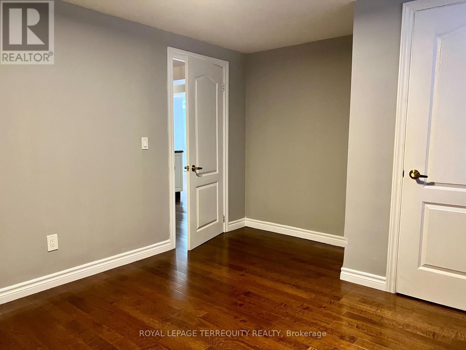 Lower - 896 Fourth Street, Mississauga, Ontario  L5E 1J6 - Photo 39 - W13647680