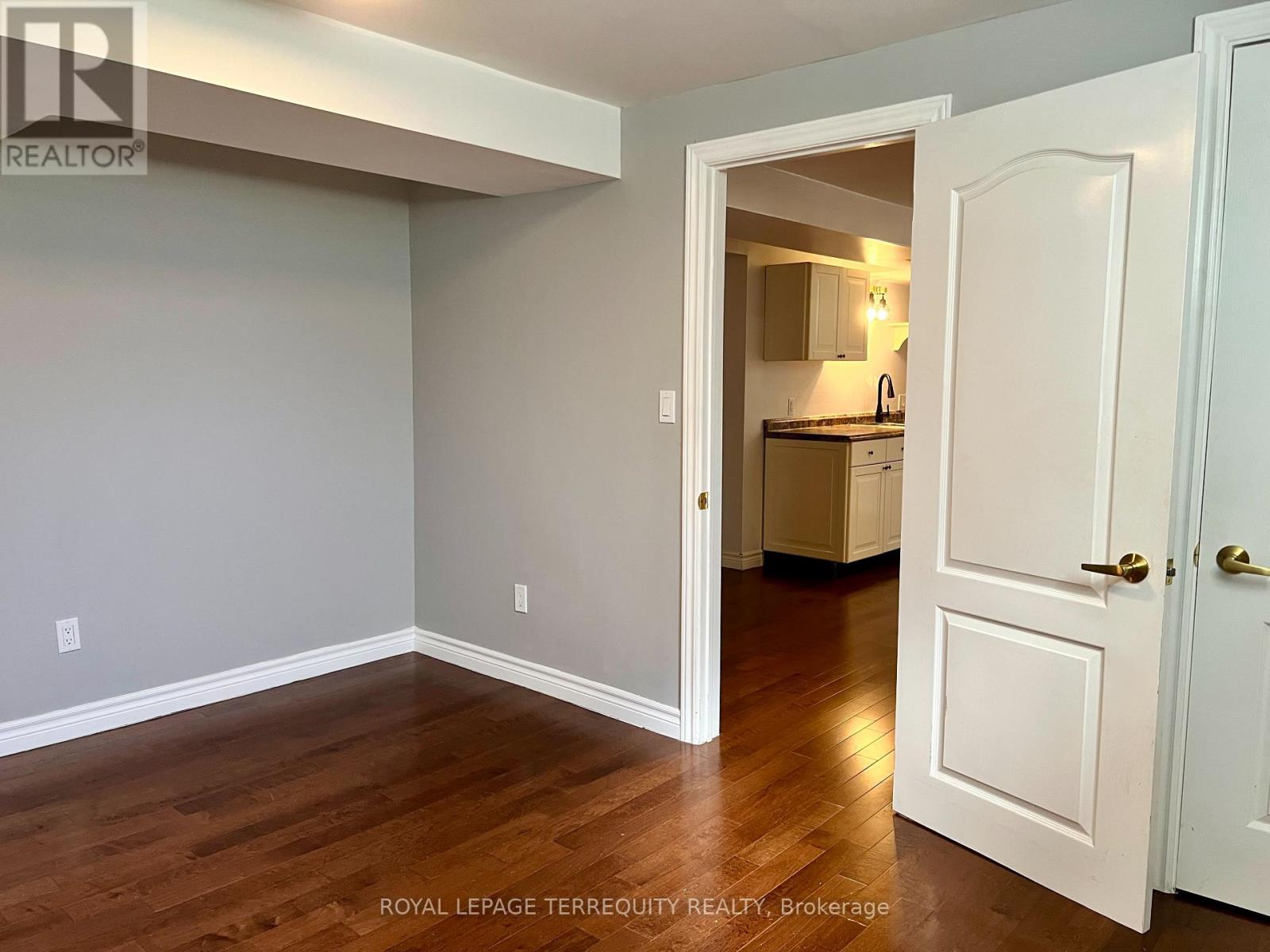 Lower - 896 Fourth Street, Mississauga, Ontario  L5E 1J6 - Photo 31 - W13647680