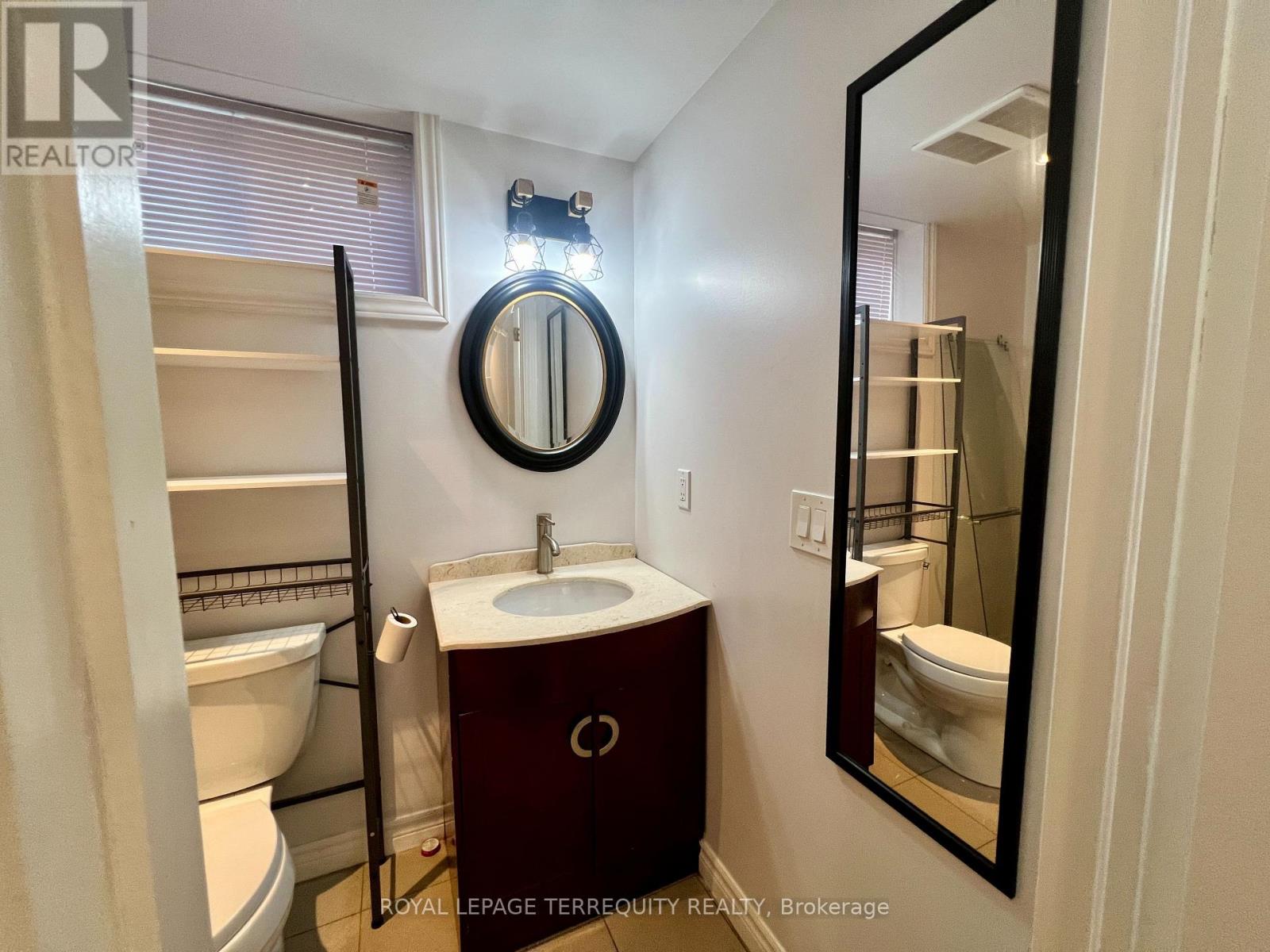 Lower - 896 Fourth Street, Mississauga, Ontario  L5E 1J6 - Photo 41 - W13647680