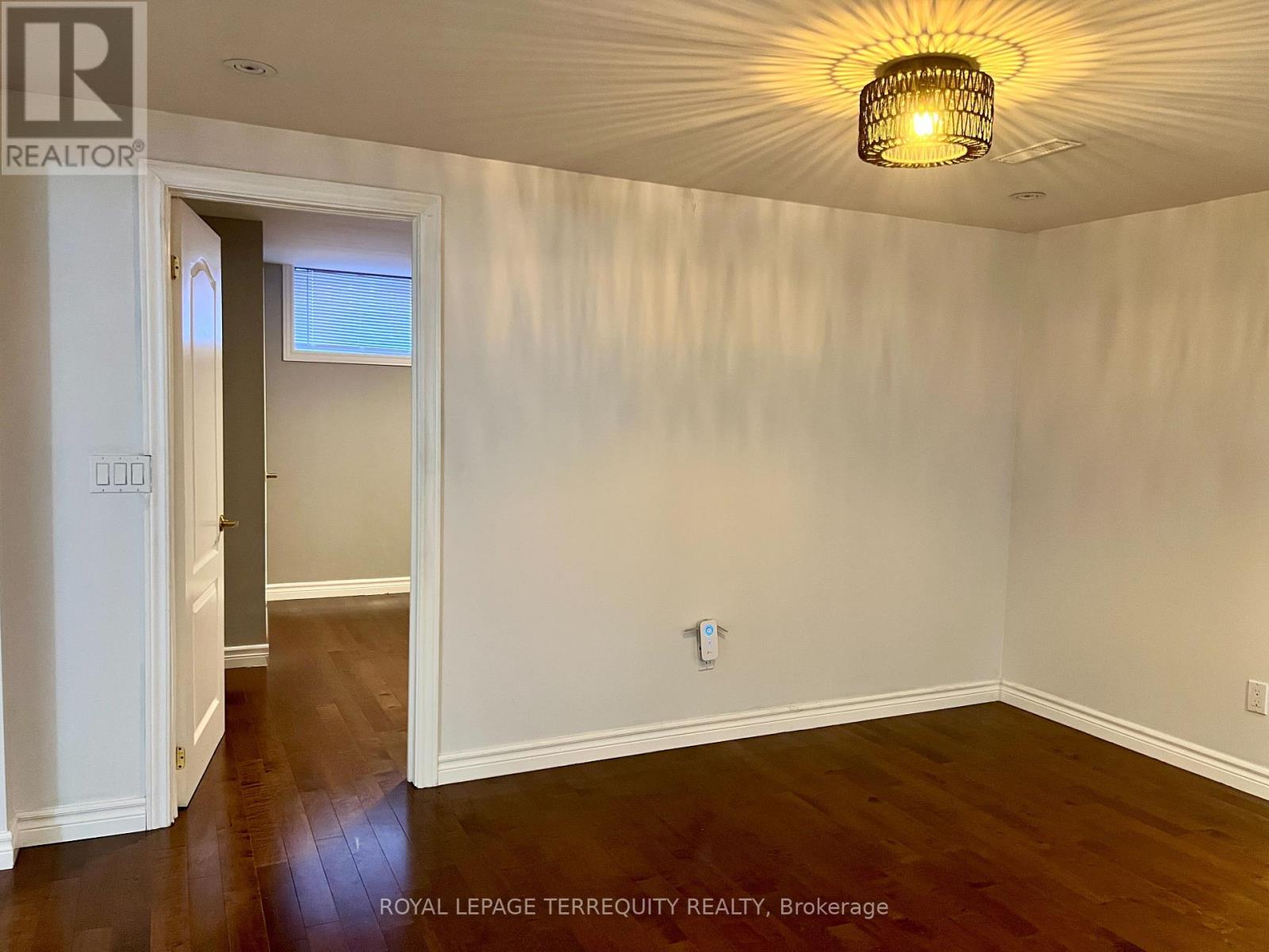 Lower - 896 Fourth Street, Mississauga, Ontario  L5E 1J6 - Photo 33 - W13647680