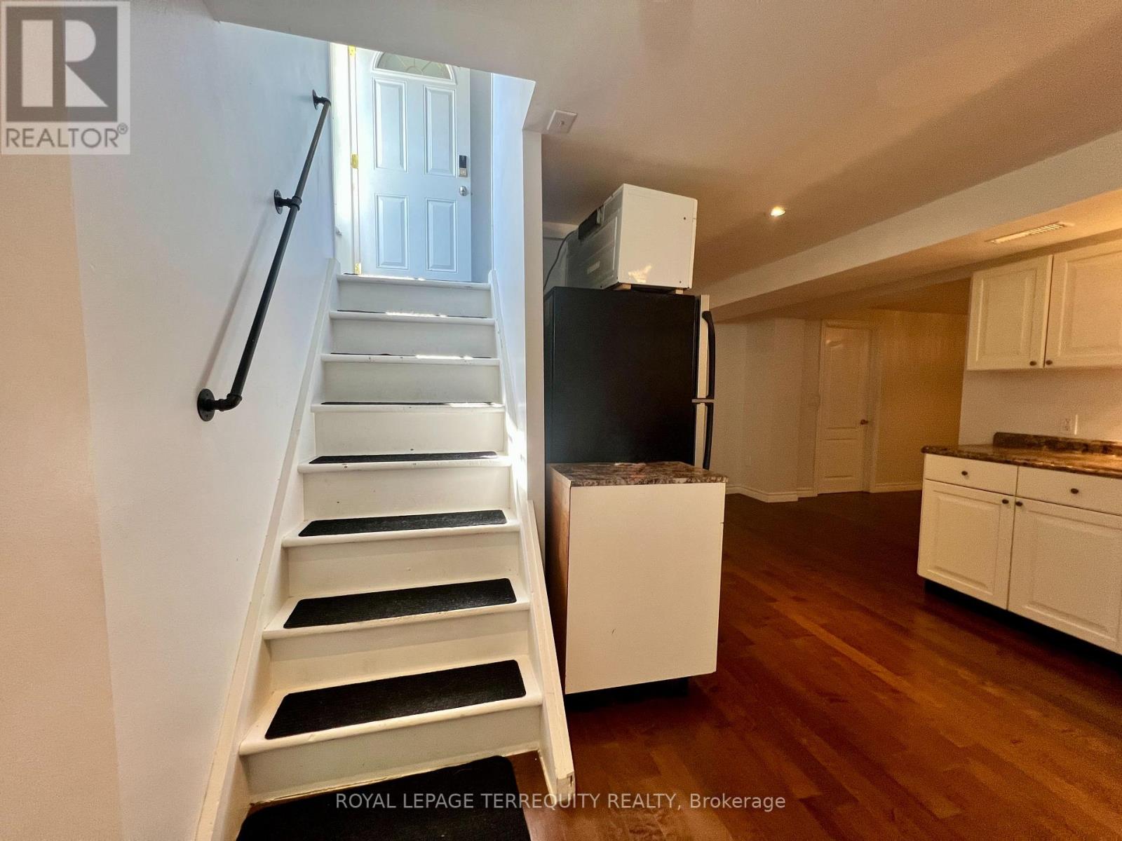 Lower - 896 Fourth Street, Mississauga, Ontario  L5E 1J6 - Photo 9 - W13647680