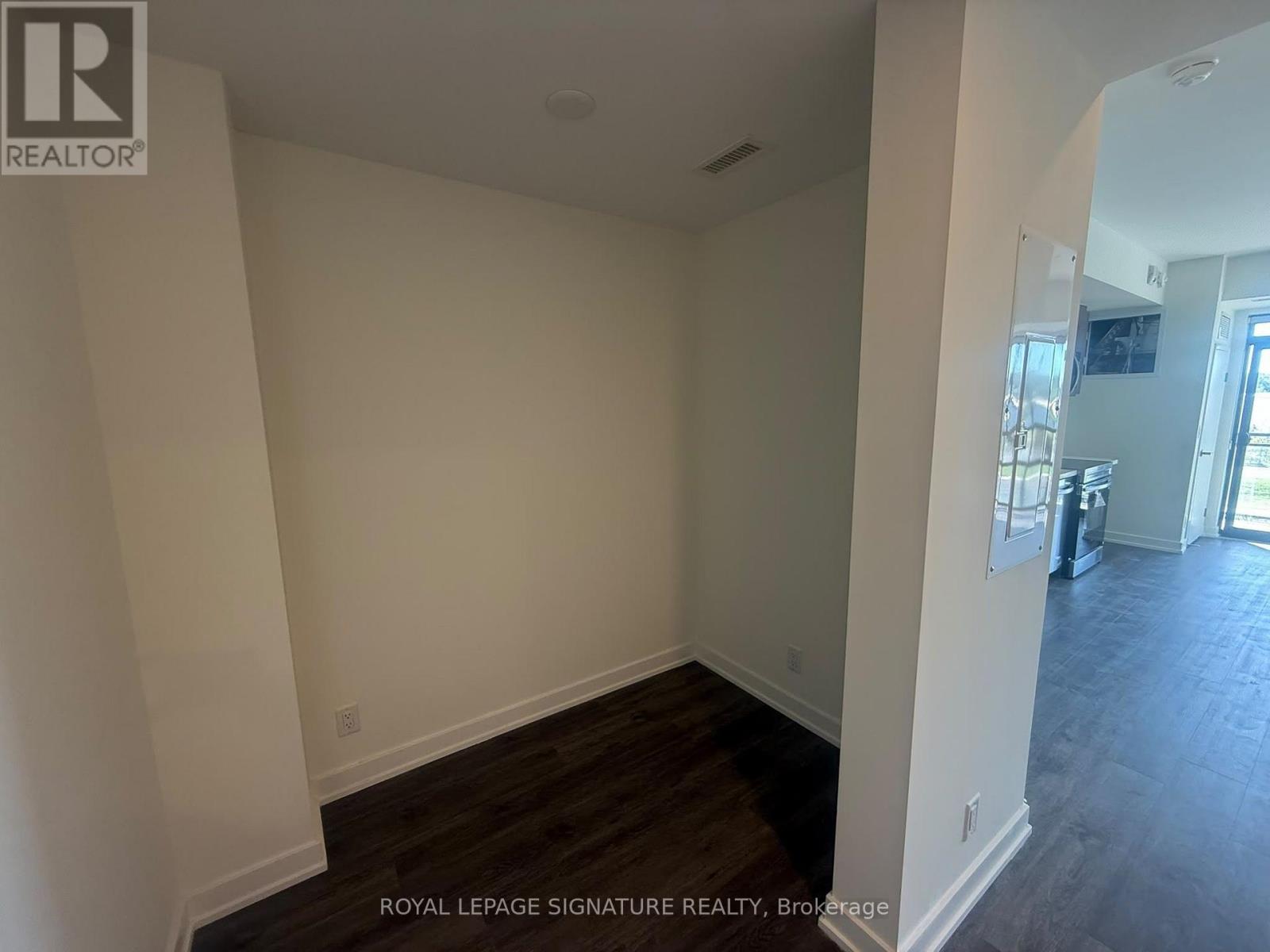 303 - 350 Prince Charles Drive S, Welland, Ontario  L3C 5A6 - Photo 12 - X13776038