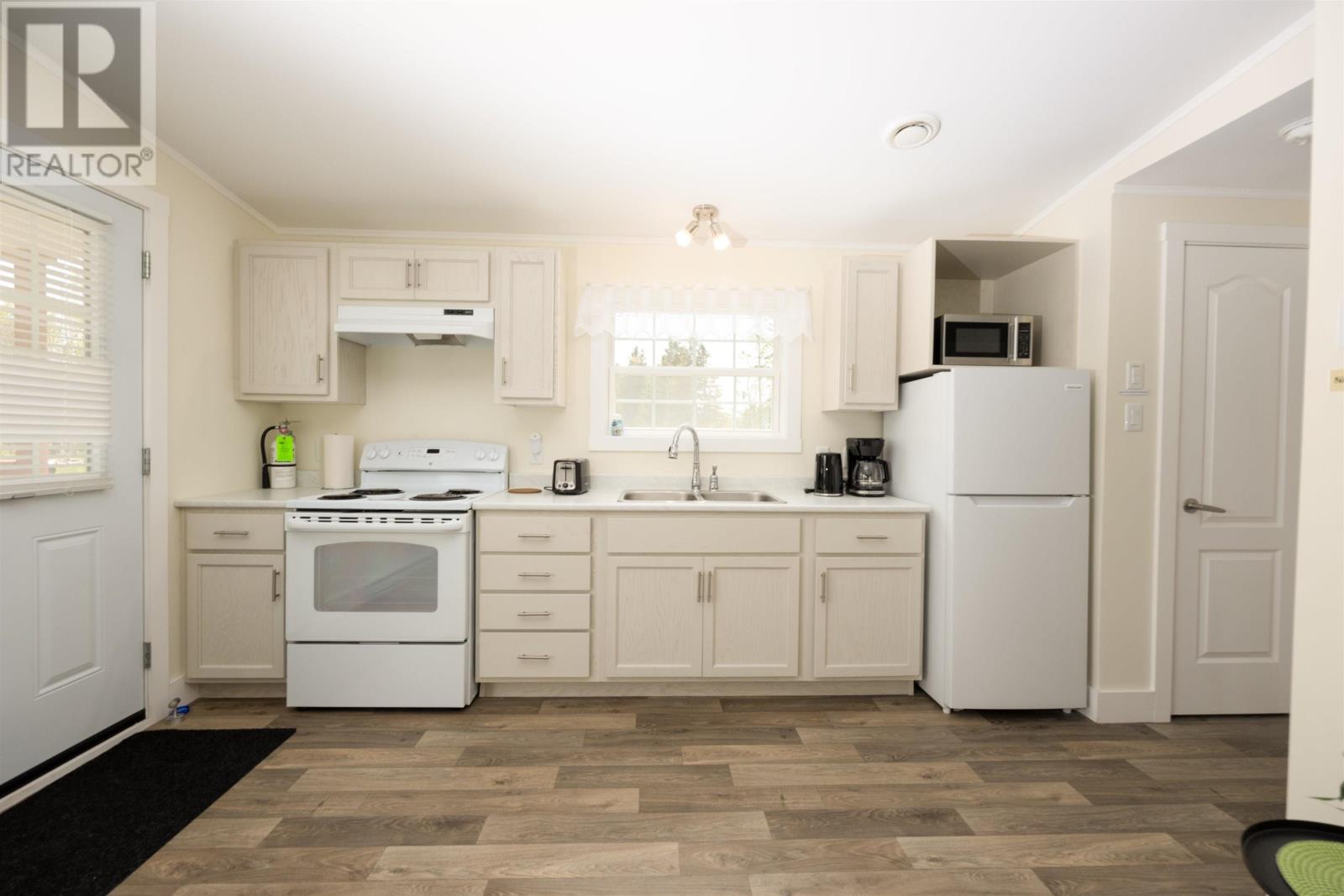 201 Britain Shore Road, Brackley Beach, Prince Edward Island  C1E 2P6 - Photo 10 - 202623178