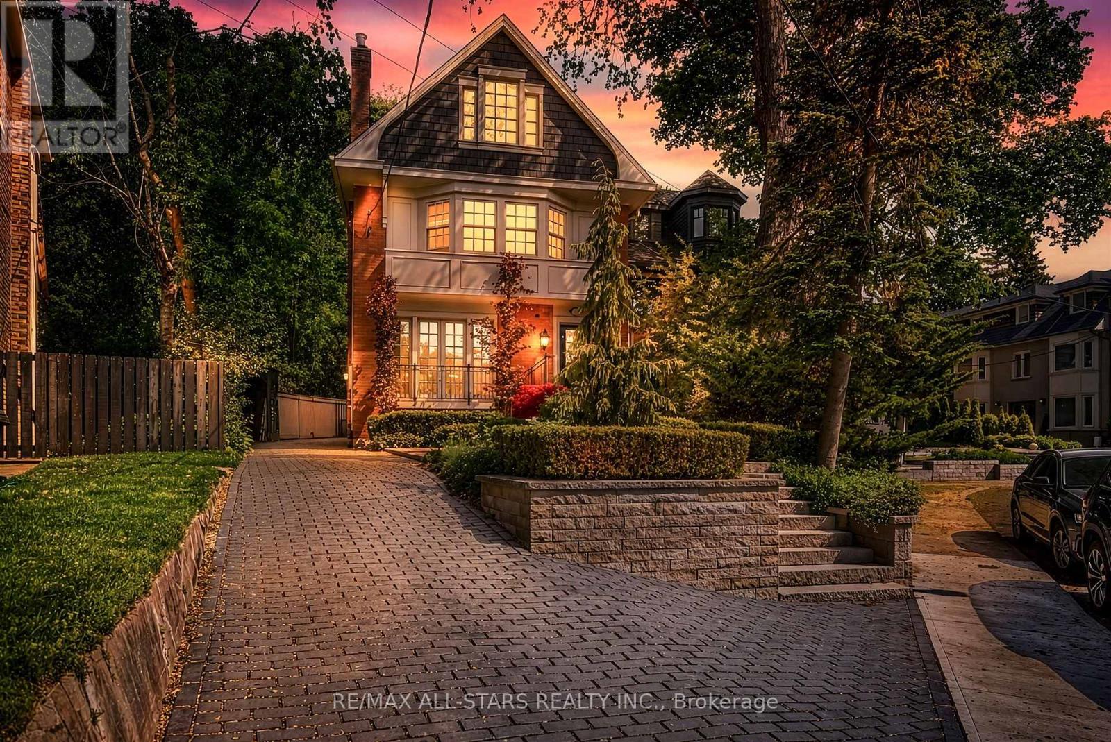 30 EDGEWOOD CRESCENT, Toronto, Ontario