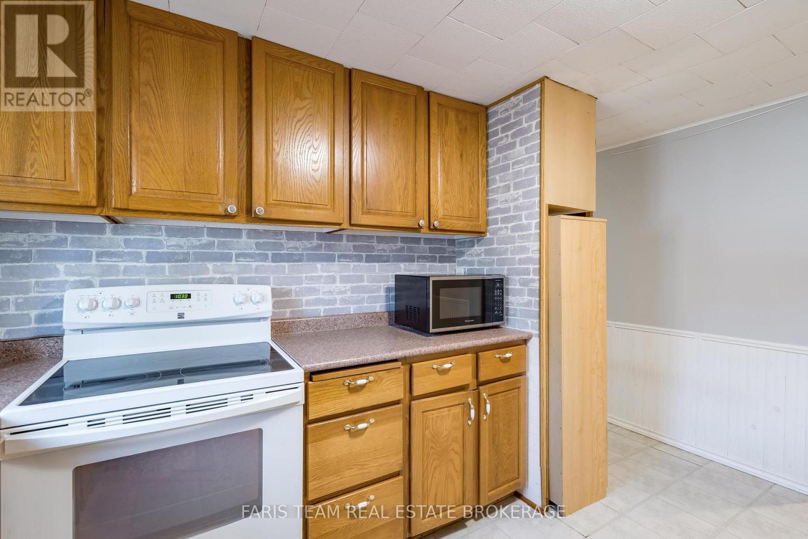 12 Centre Park Road, Essa, Ontario  L0M 1B1 - Photo 8 - N13777150