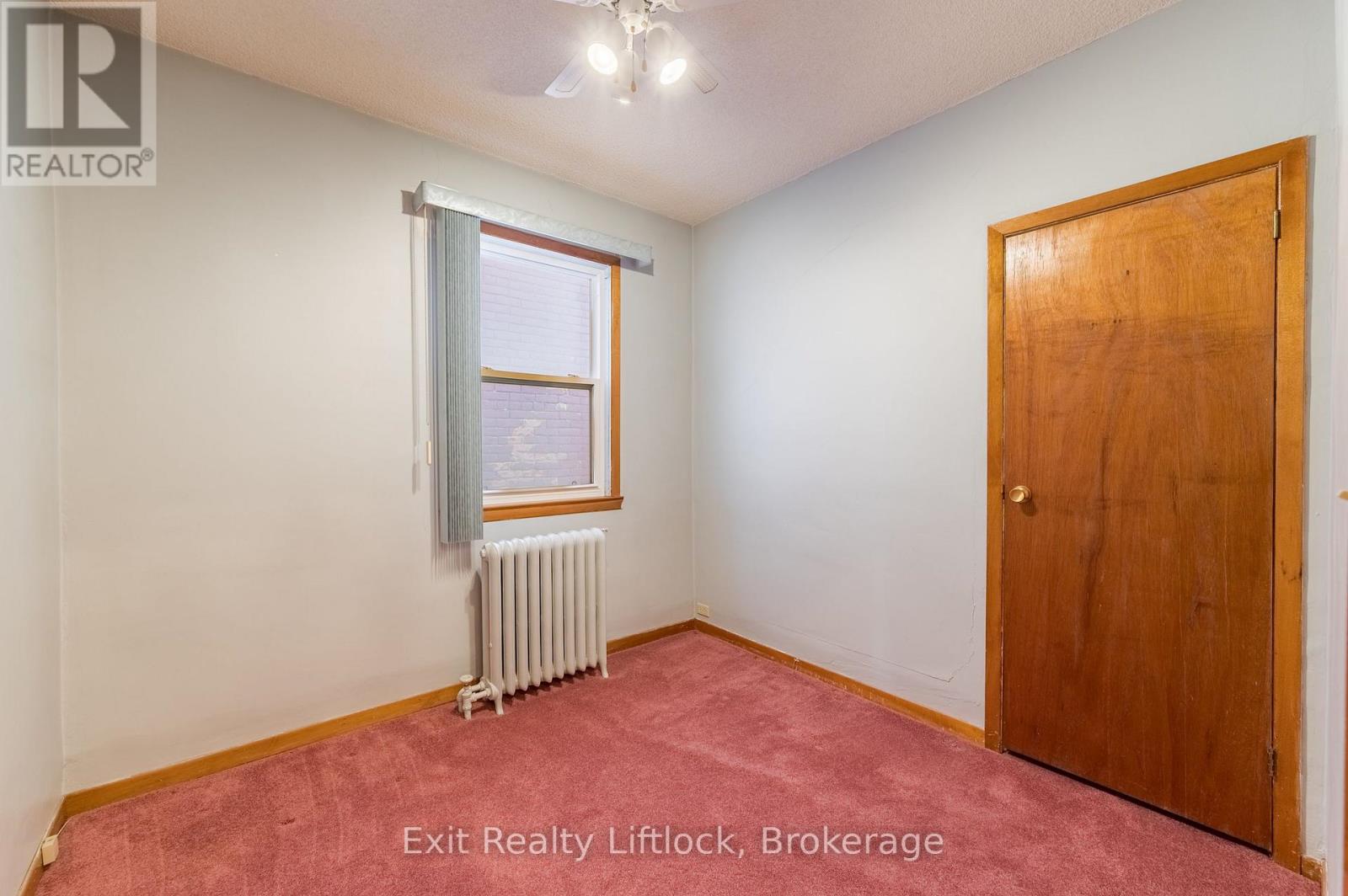 843 Logan Avenue, Toronto, Ontario  M4K 3E2 - Photo 13 - E13778116