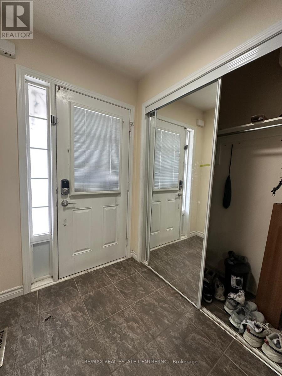 Main - 10 Chudleigh Avenue, Brampton, Ontario  L6X 0N1 - Photo 3 - W13747612