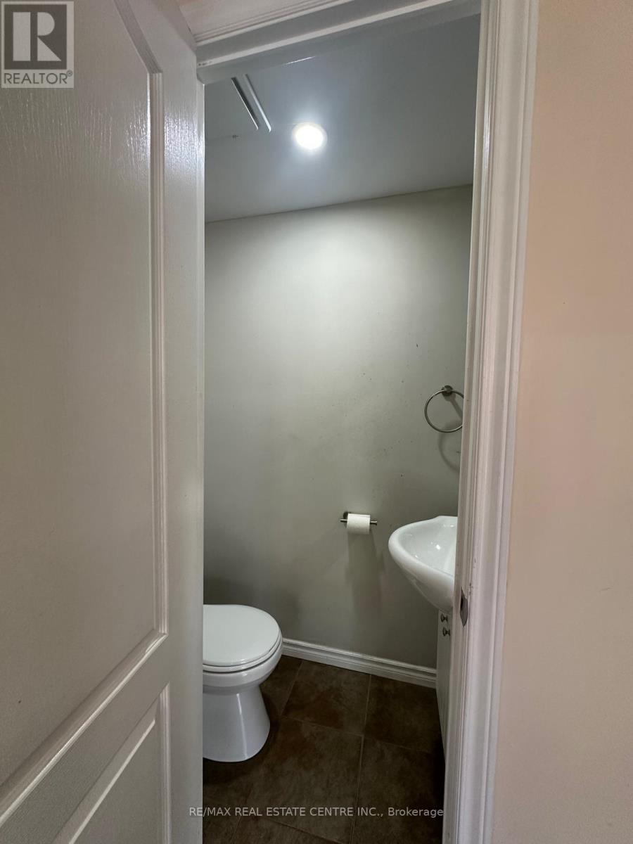 Main - 10 Chudleigh Avenue, Brampton, Ontario  L6X 0N1 - Photo 13 - W13747612