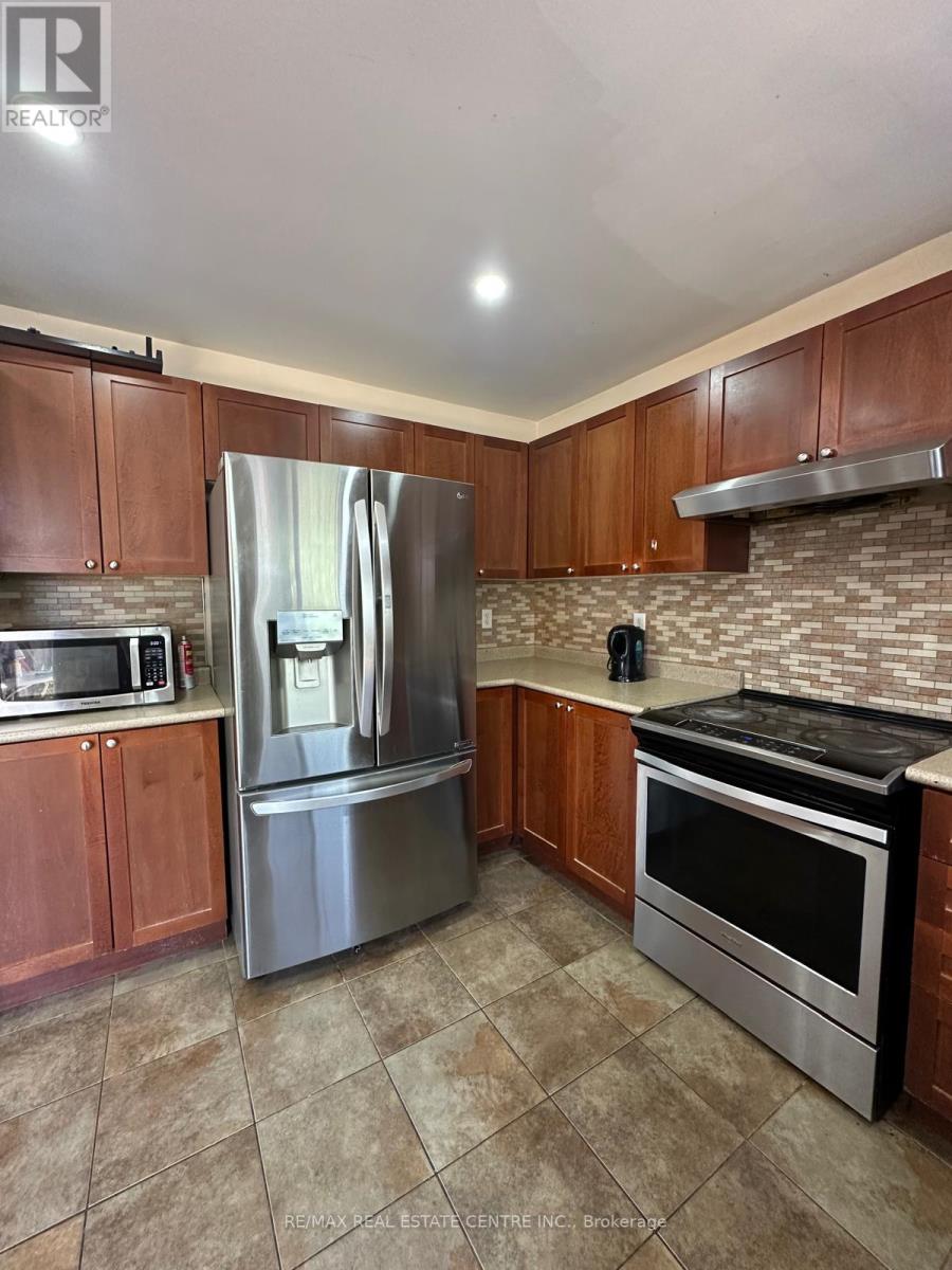 Main - 10 Chudleigh Avenue, Brampton, Ontario  L6X 0N1 - Photo 5 - W13747612
