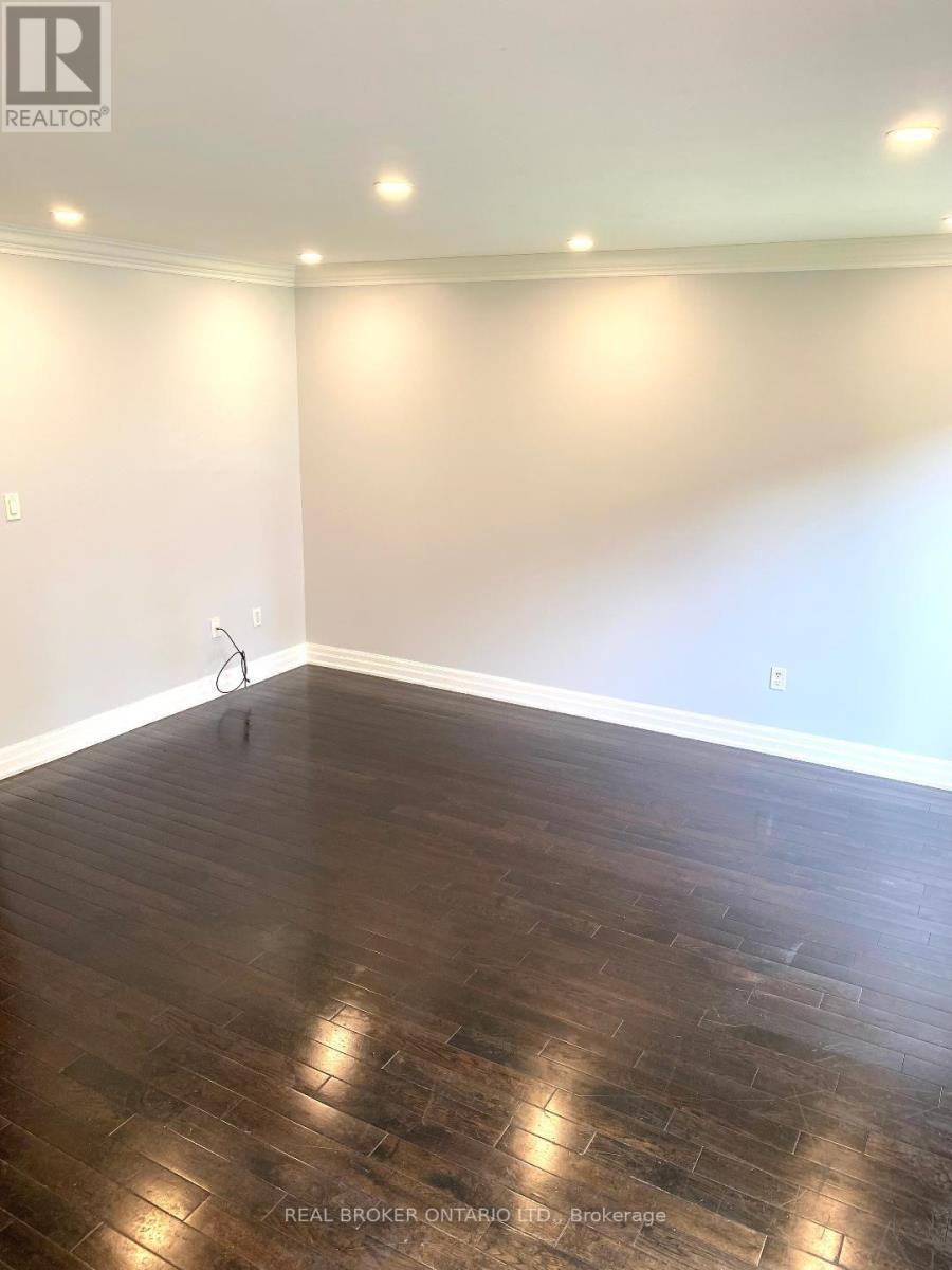 Lower - 151 Bob Yuill Drive, Toronto, Ontario  M9M 0B1 - Photo 6 - W13778288
