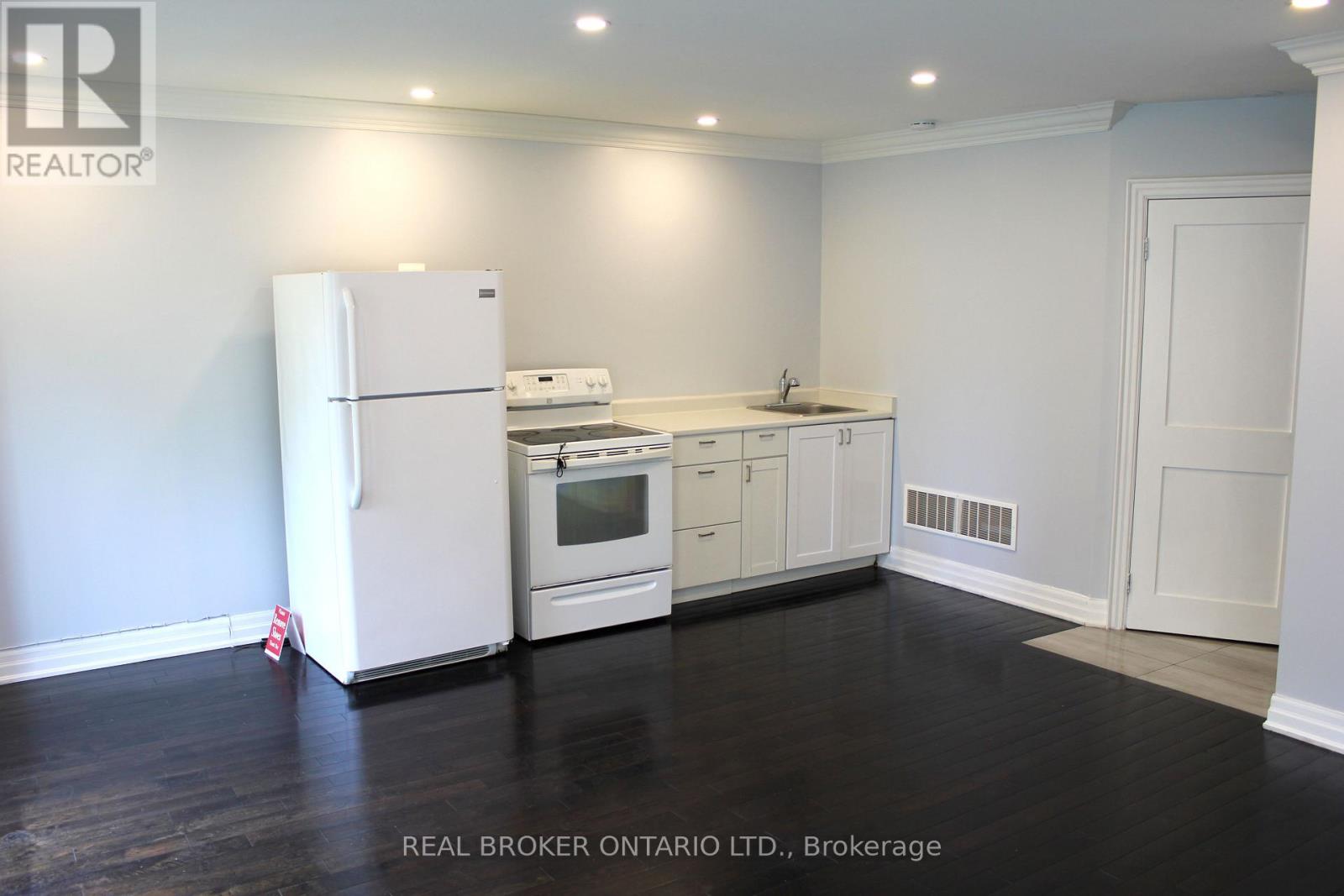 Lower - 151 Bob Yuill Drive, Toronto, Ontario  M9M 0B1 - Photo 5 - W13778288
