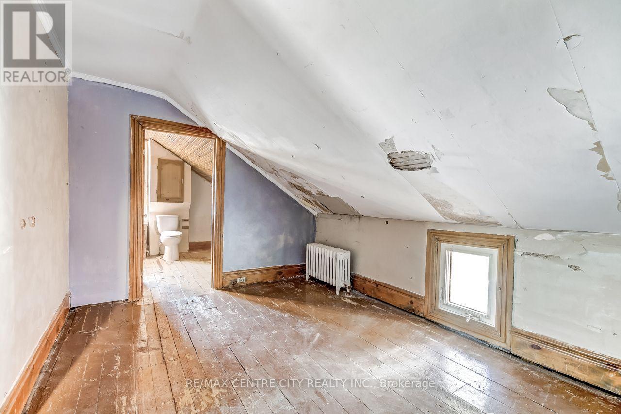 45 Locust Street, St. Thomas, Ontario  N5R 2C2 - Photo 12 - X13779048
