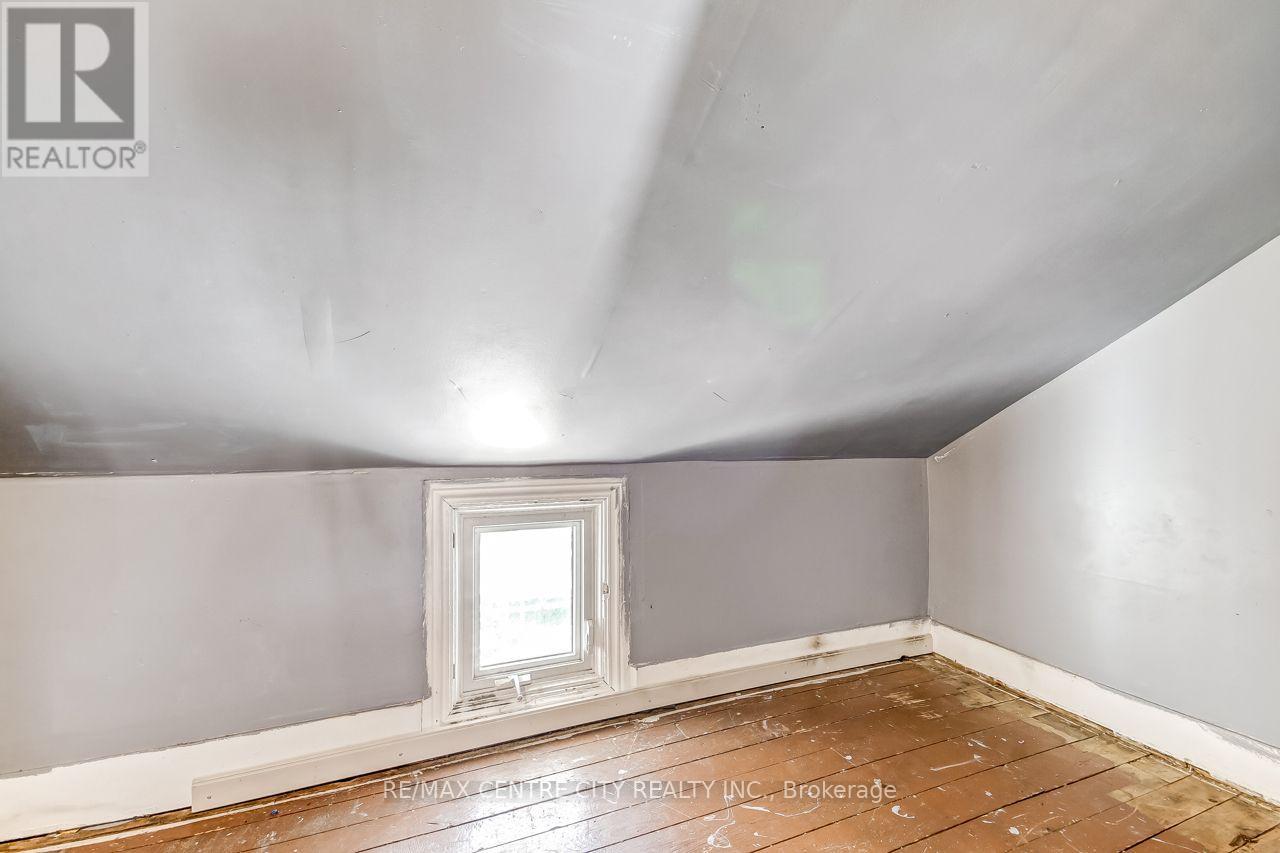45 Locust Street, St. Thomas, Ontario  N5R 2C2 - Photo 13 - X13779048