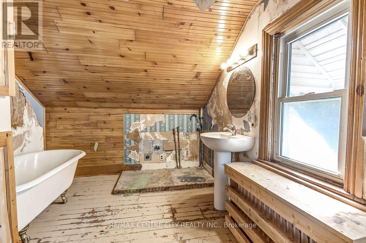 45 Locust Street, St. Thomas, Ontario  N5R 2C2 - Photo 14 - X13779048