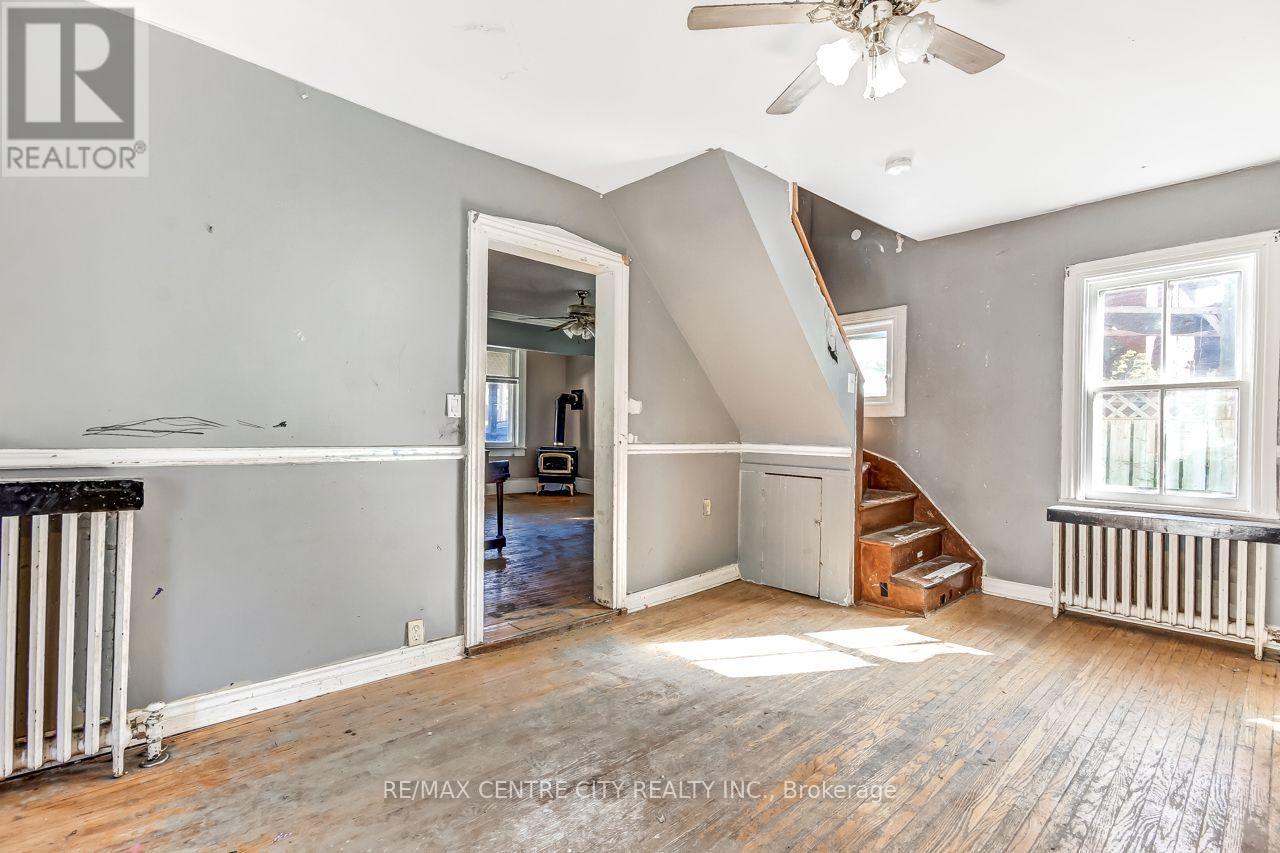 45 Locust Street, St. Thomas, Ontario  N5R 2C2 - Photo 7 - X13779048