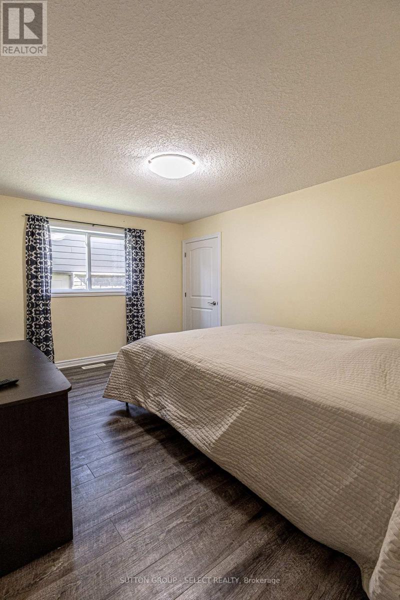 24 Brooker Trail, Thames Centre, Ontario  N0M 2P0 - Photo 11 - X13779098