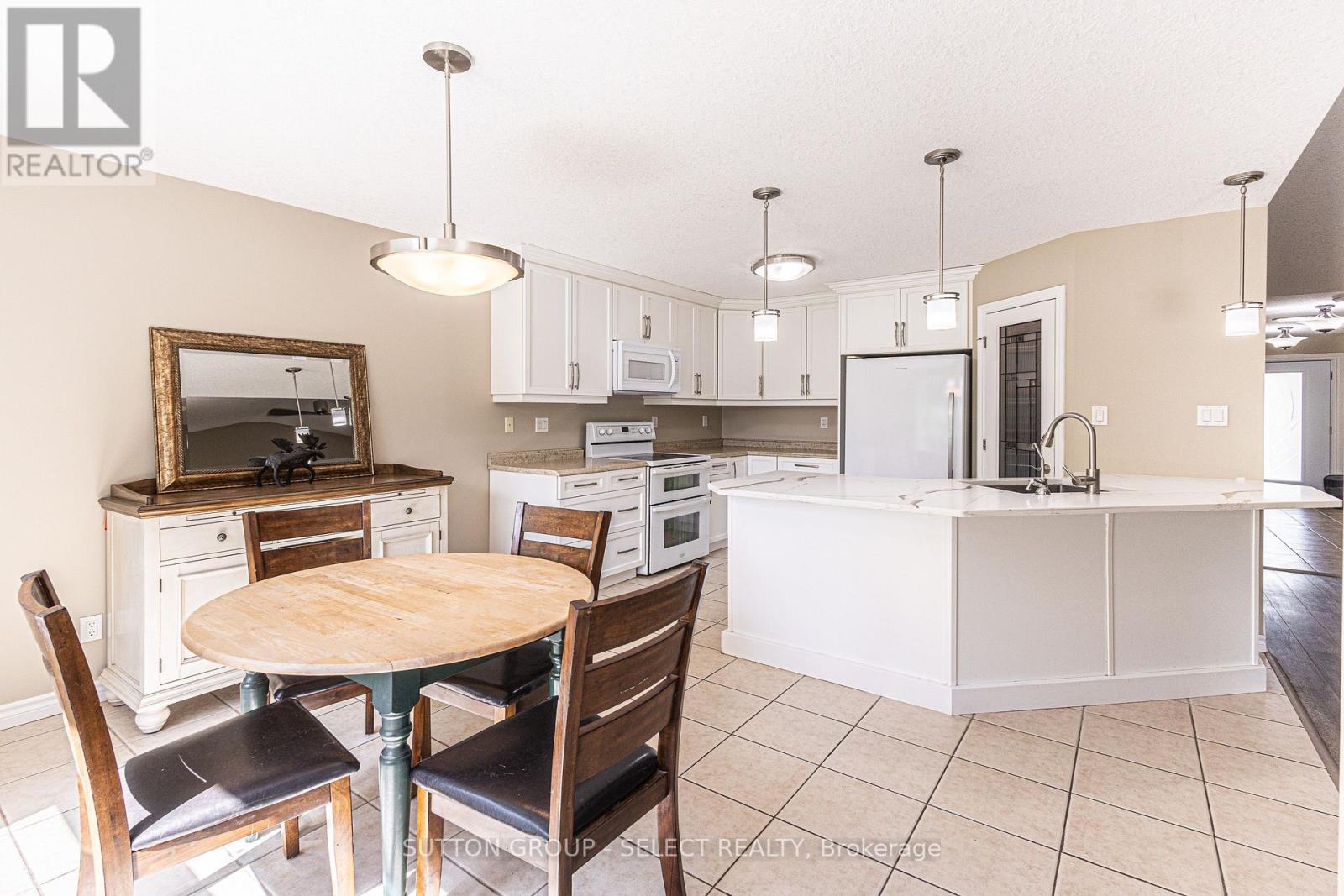 24 Brooker Trail, Thames Centre, Ontario  N0M 2P0 - Photo 16 - X13779098