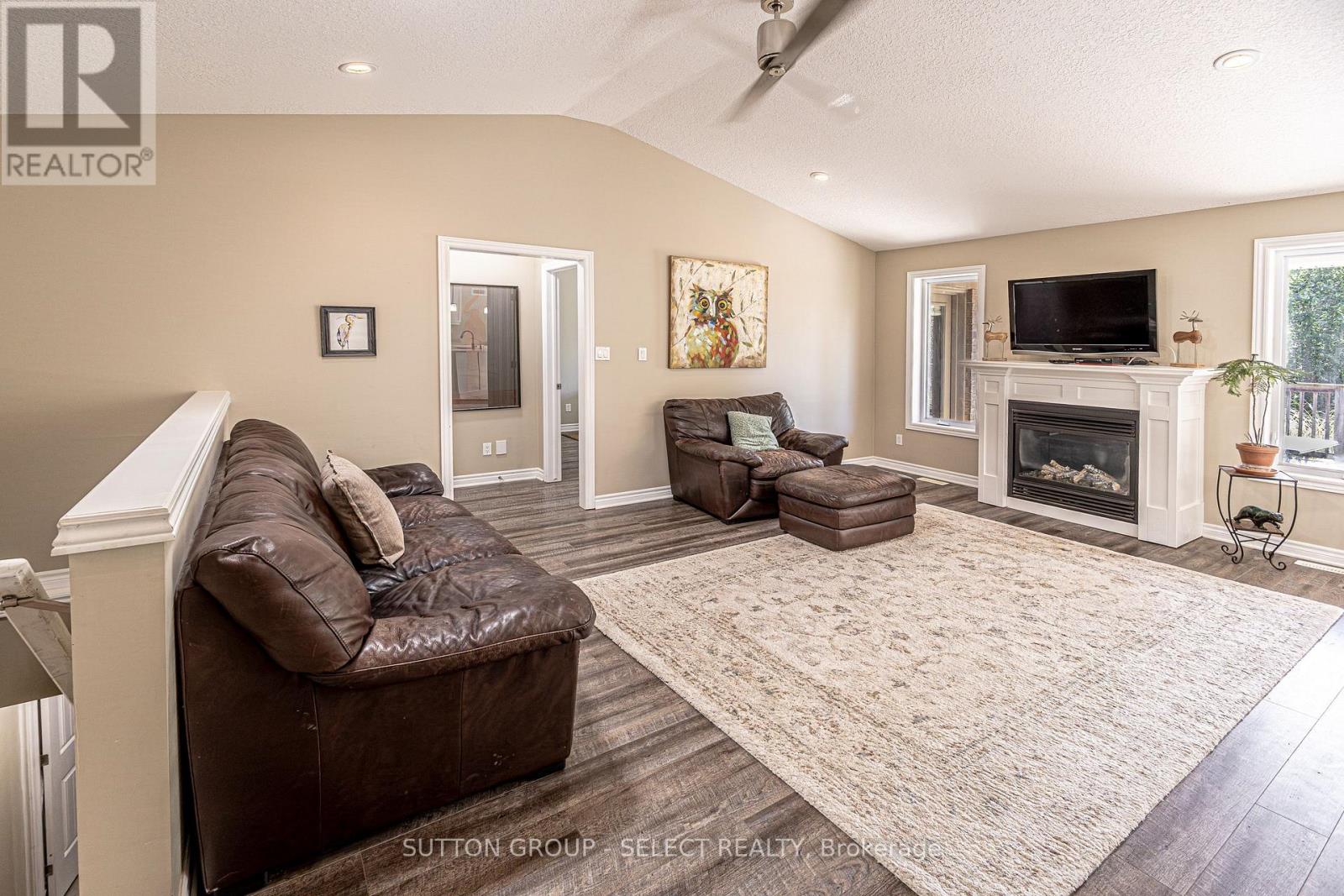 24 Brooker Trail, Thames Centre, Ontario  N0M 2P0 - Photo 7 - X13779098