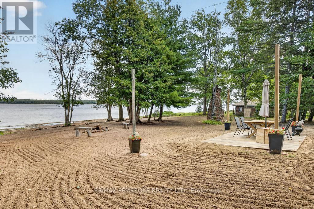 141a Sullivan Point Road, Laurentian Valley, Ontario  K8A 6W2 - Photo 3 - X13779208