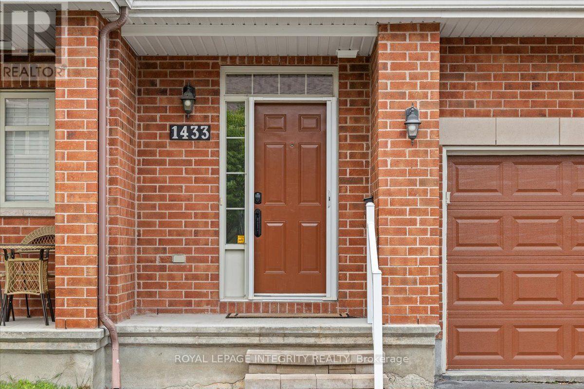1433 Comfrey Crescent, Ottawa, Ontario  K4A 0L8 - Photo 3 - X13779164